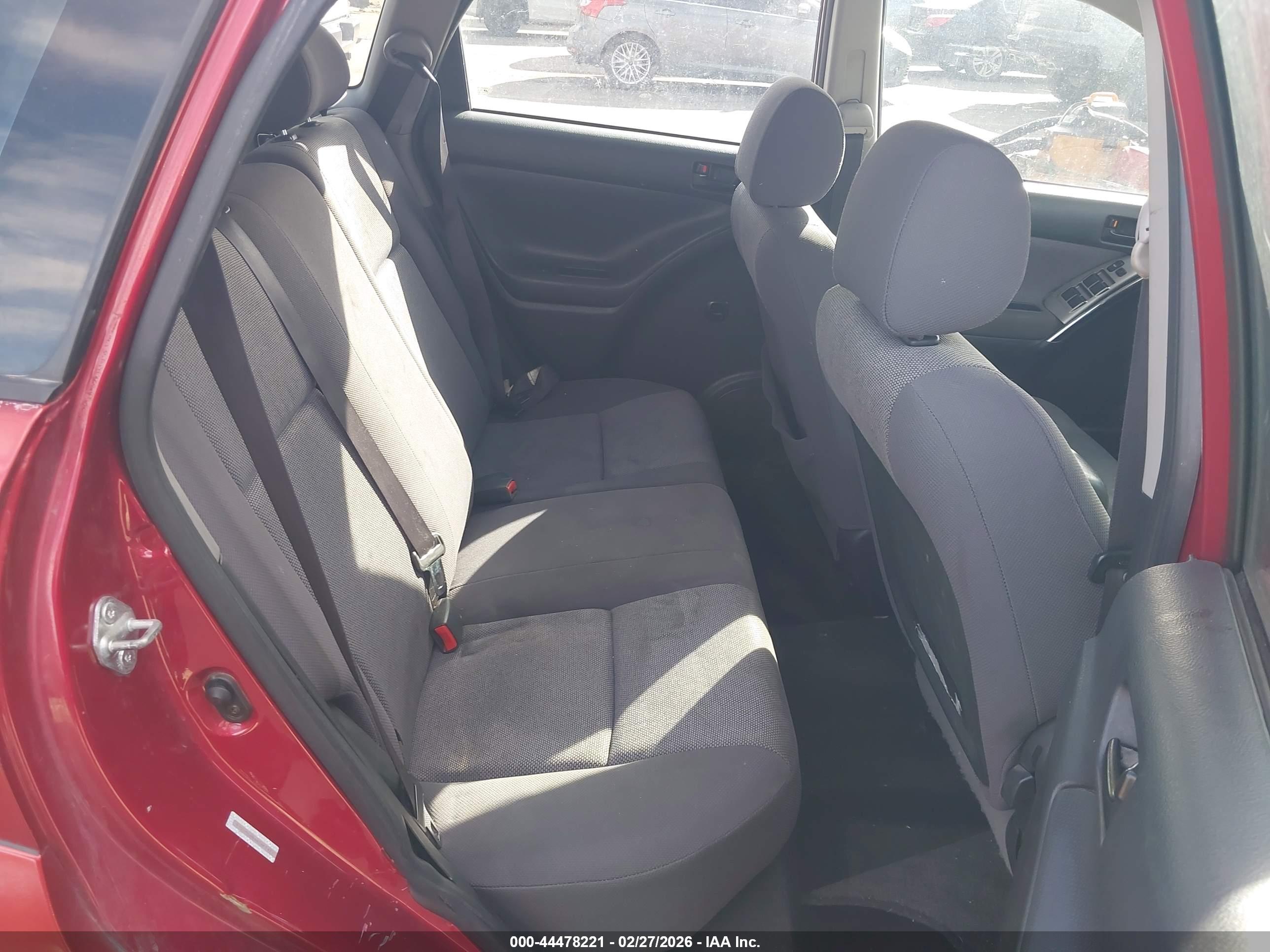 PONTIAC VIBE image 8