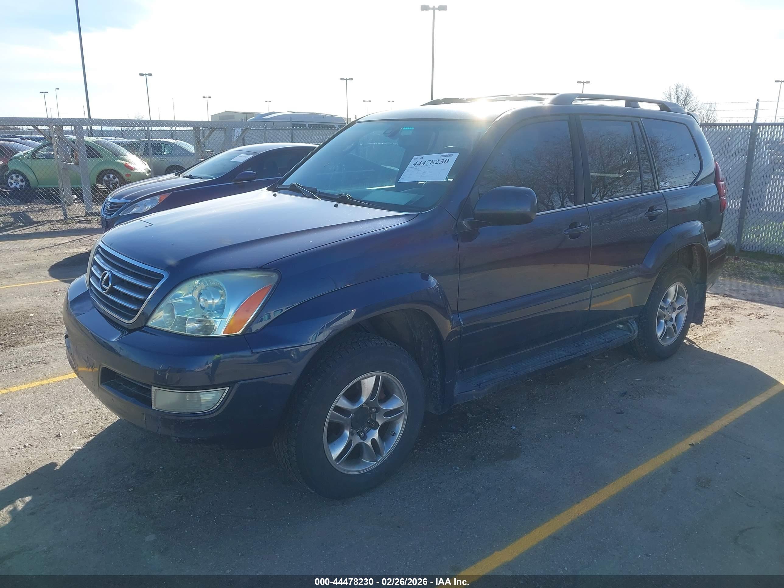 LEXUS GX image 2