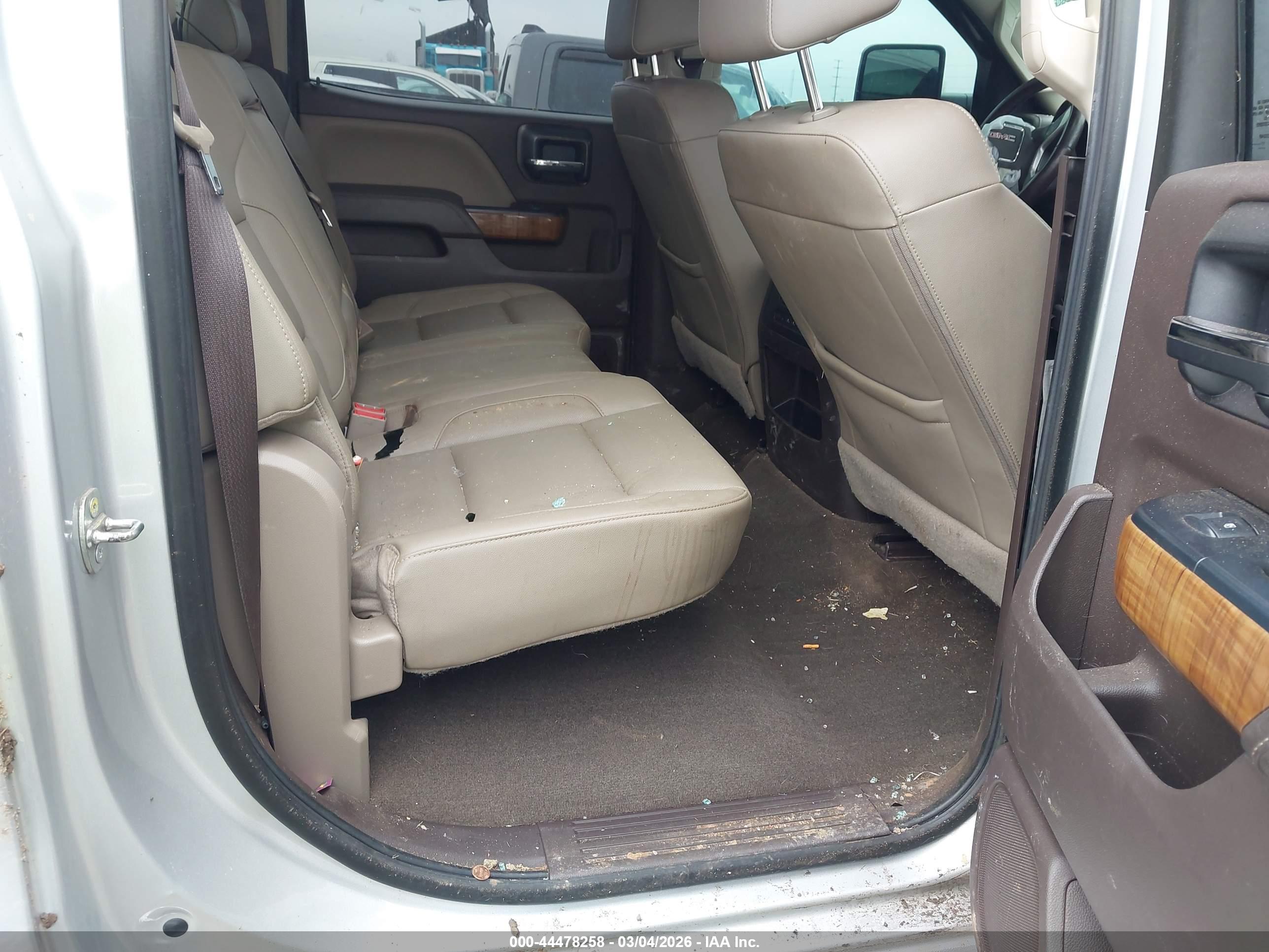 GMC SIERRA image 8