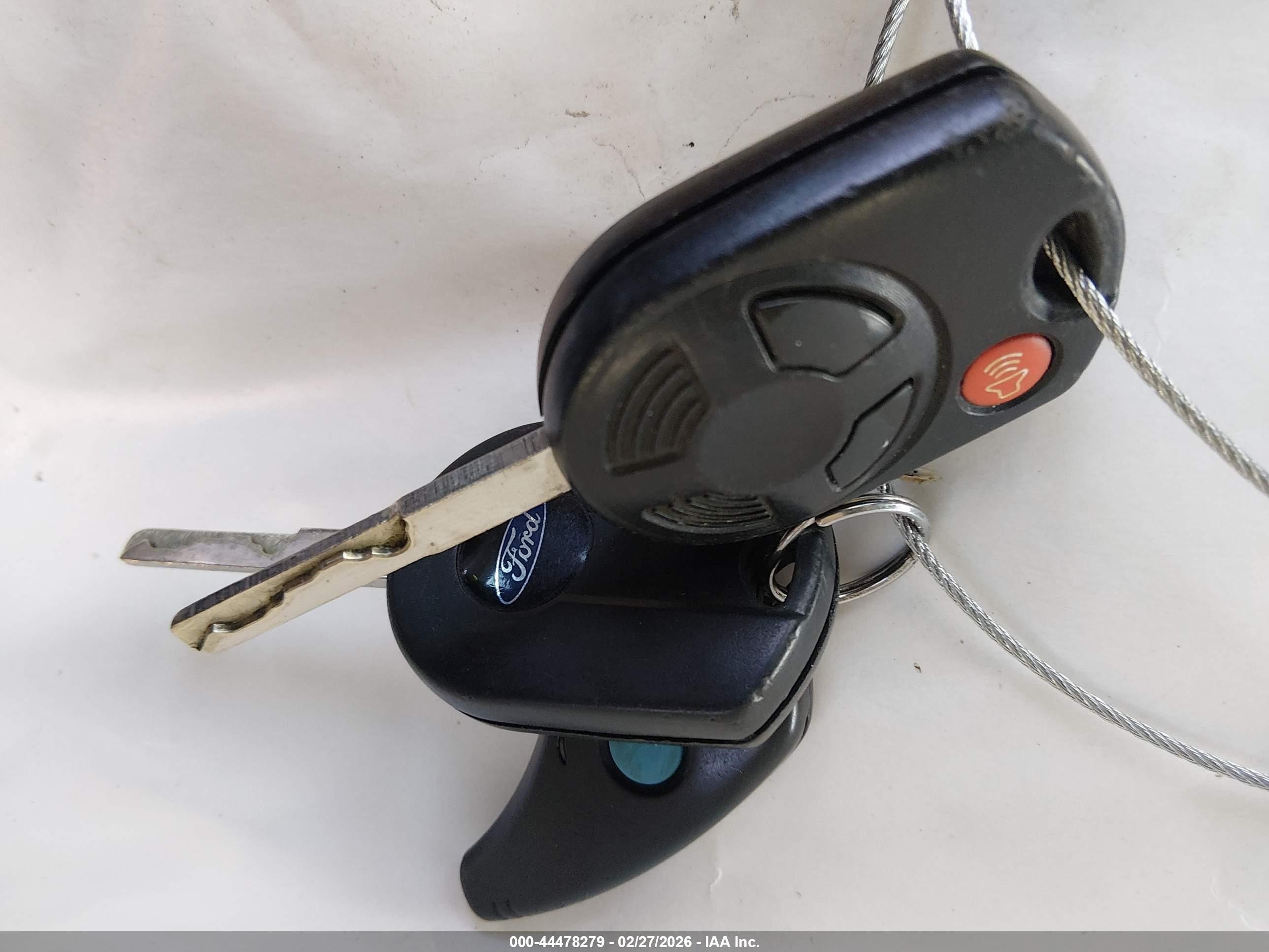 FORD ESCAPE image 11