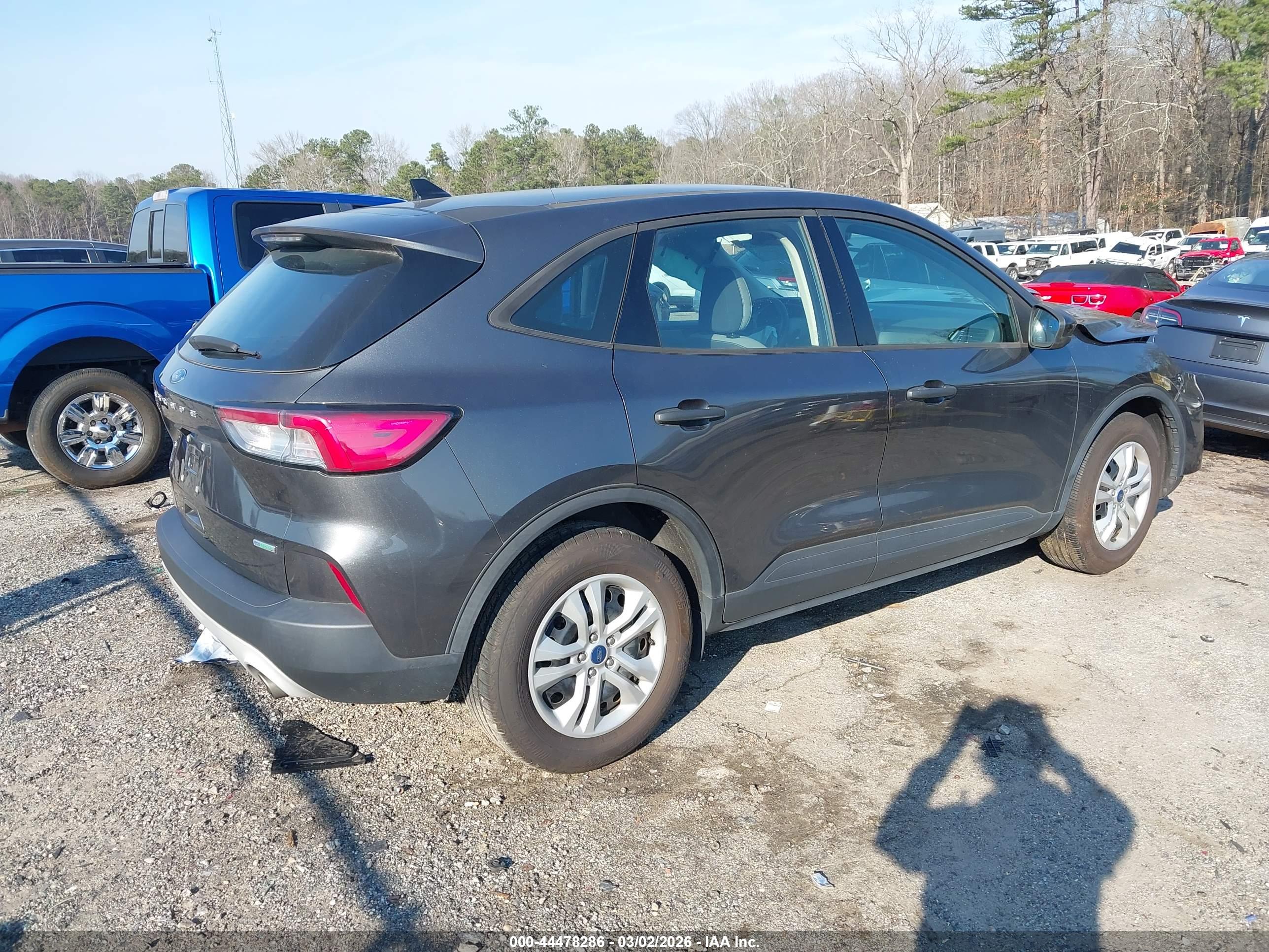 FORD ESCAPE image 4