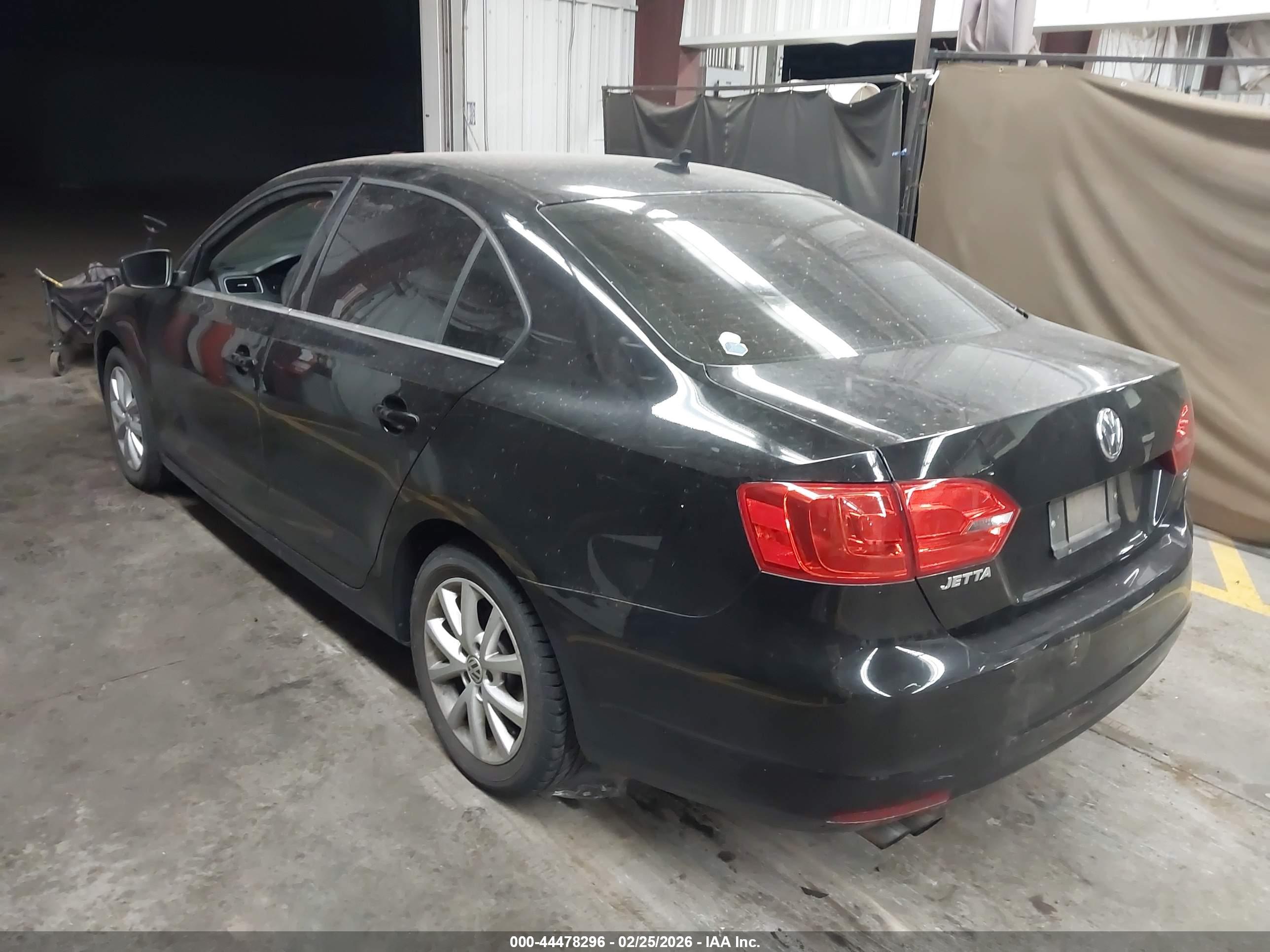 VOLKSWAGEN JETTA image 3
