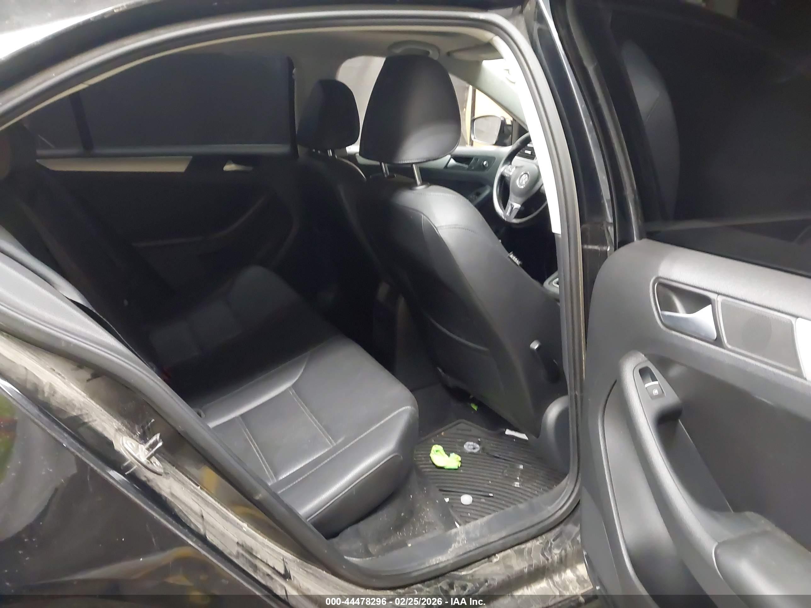 VOLKSWAGEN JETTA image 8