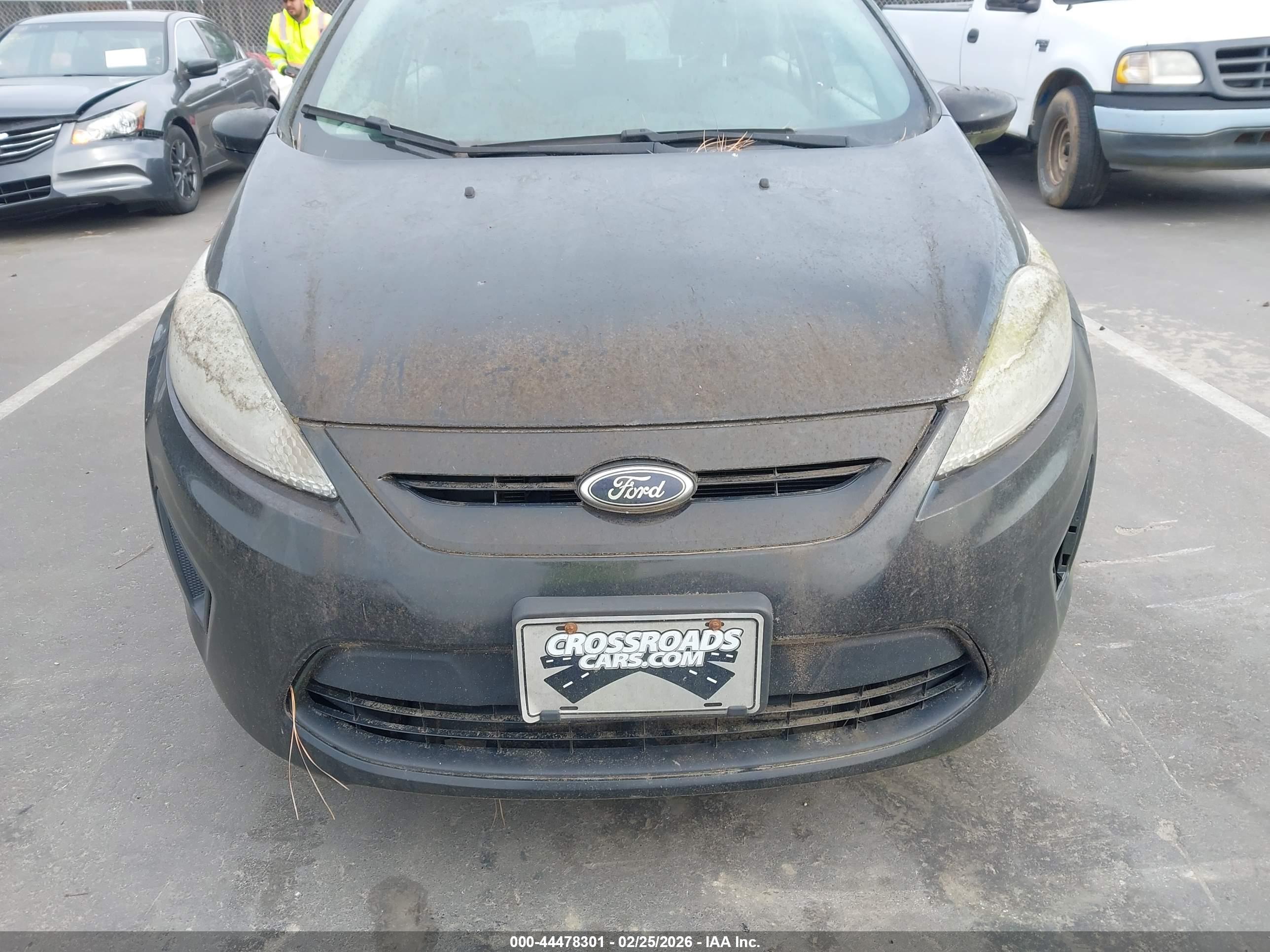FORD FIESTA image 6
