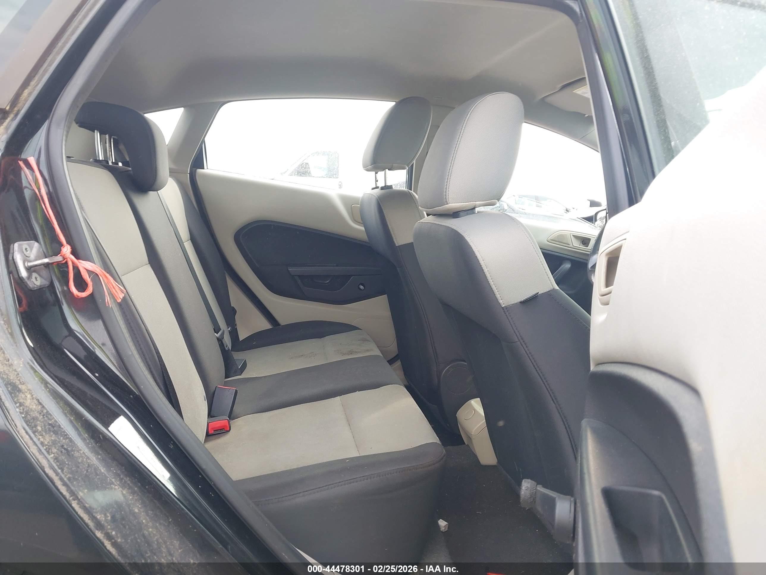 FORD FIESTA image 8