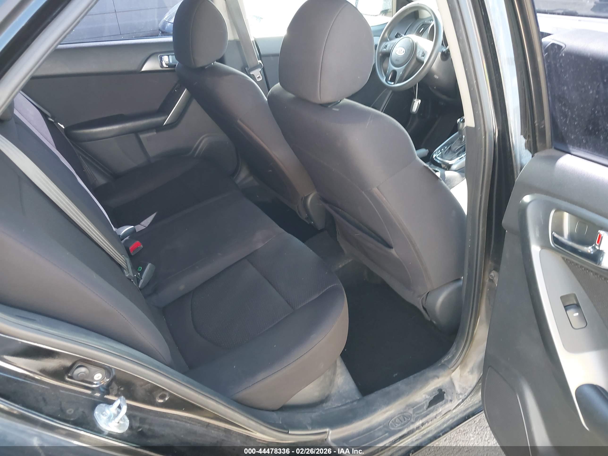 KIA FORTE image 8