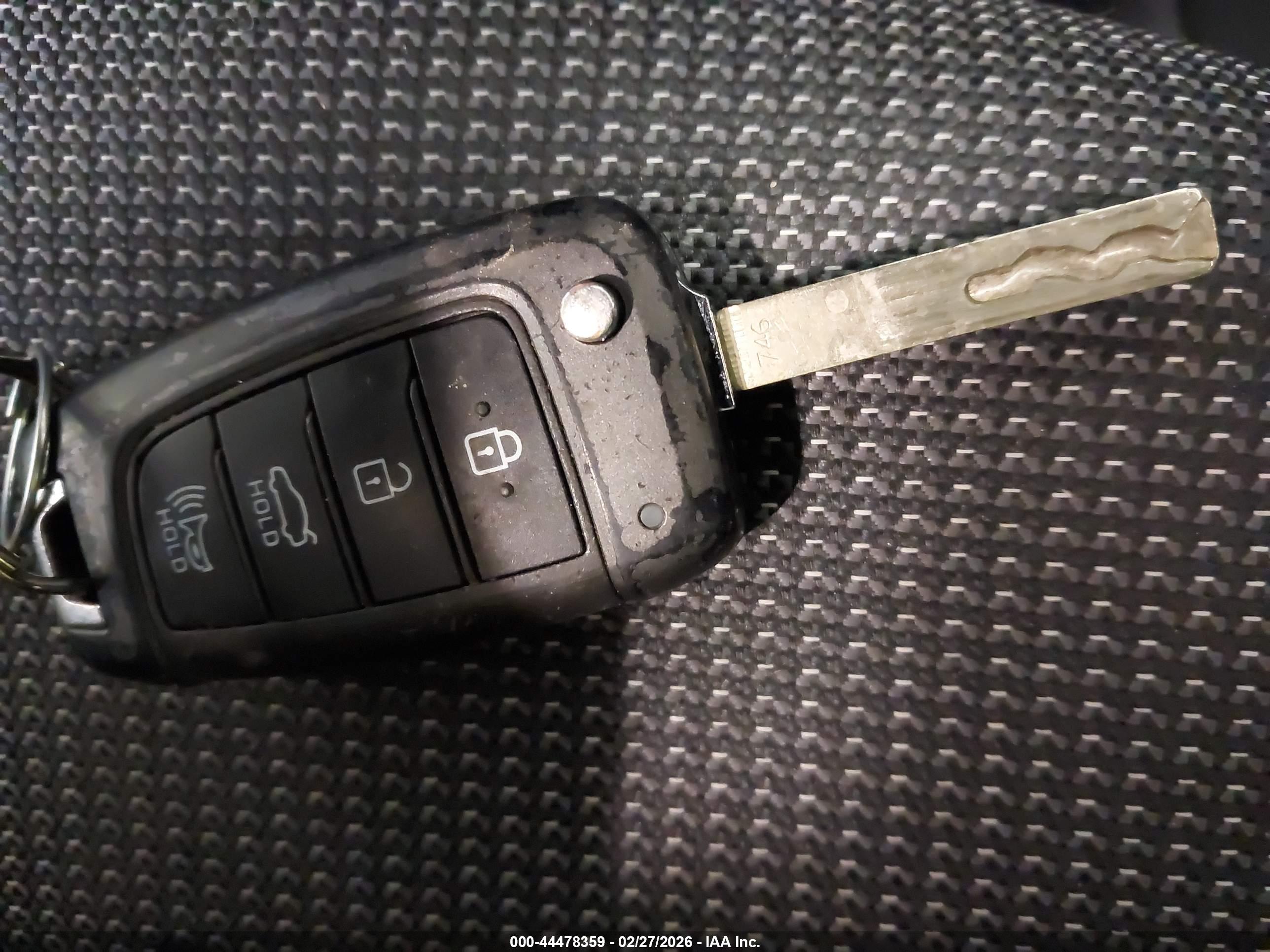 HYUNDAI ACCENT image 11