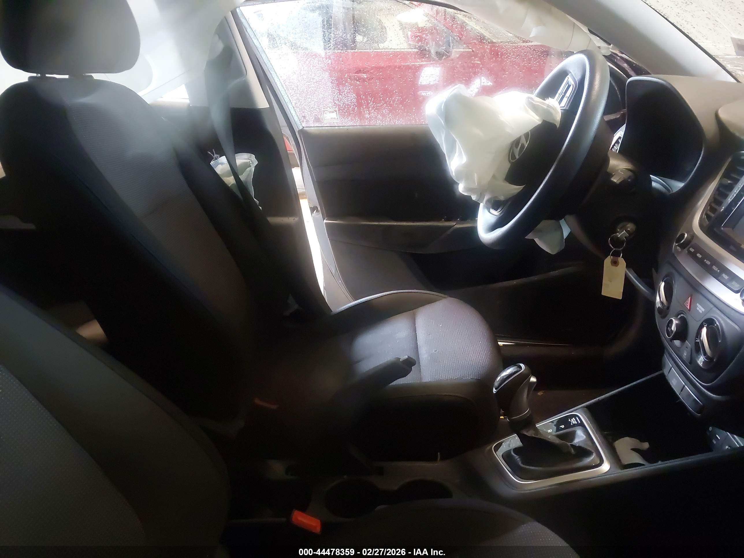 HYUNDAI ACCENT image 5