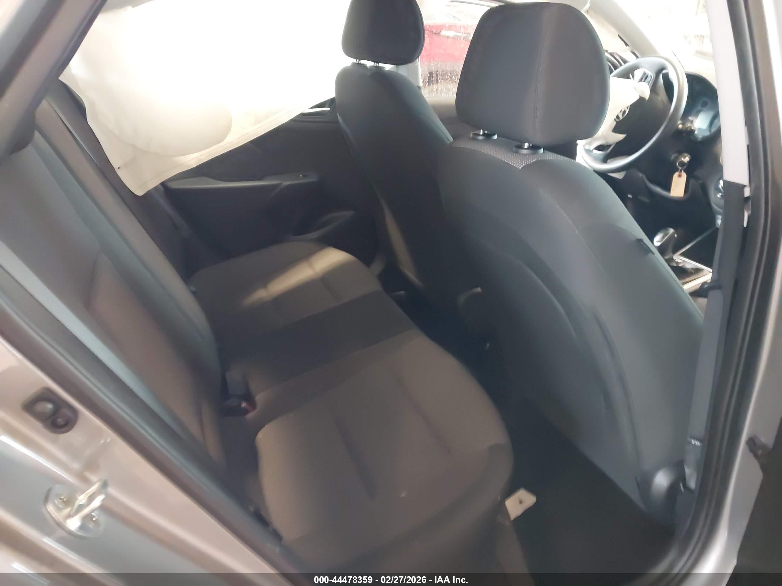 HYUNDAI ACCENT image 8