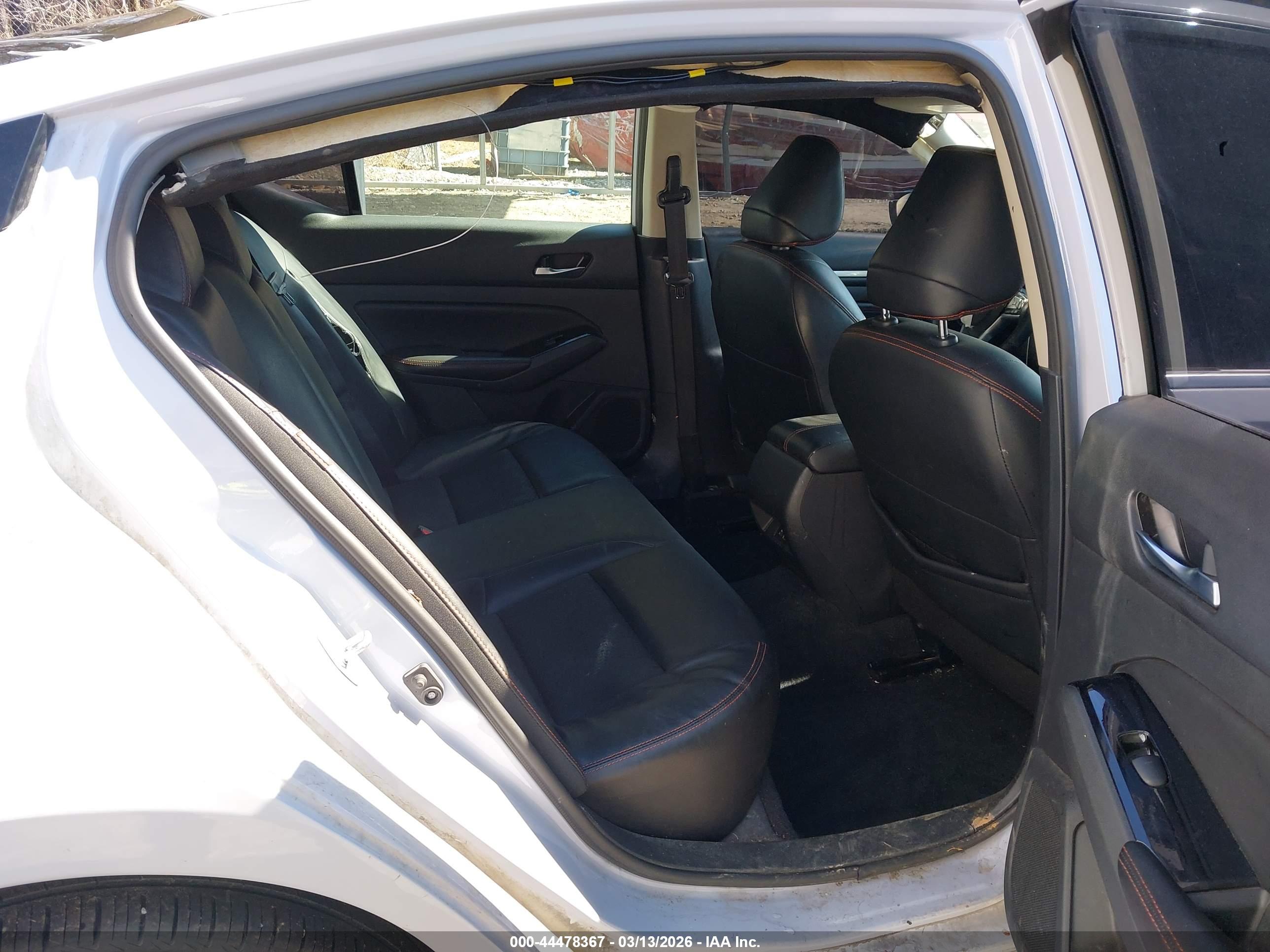 NISSAN ALTIMA image 8
