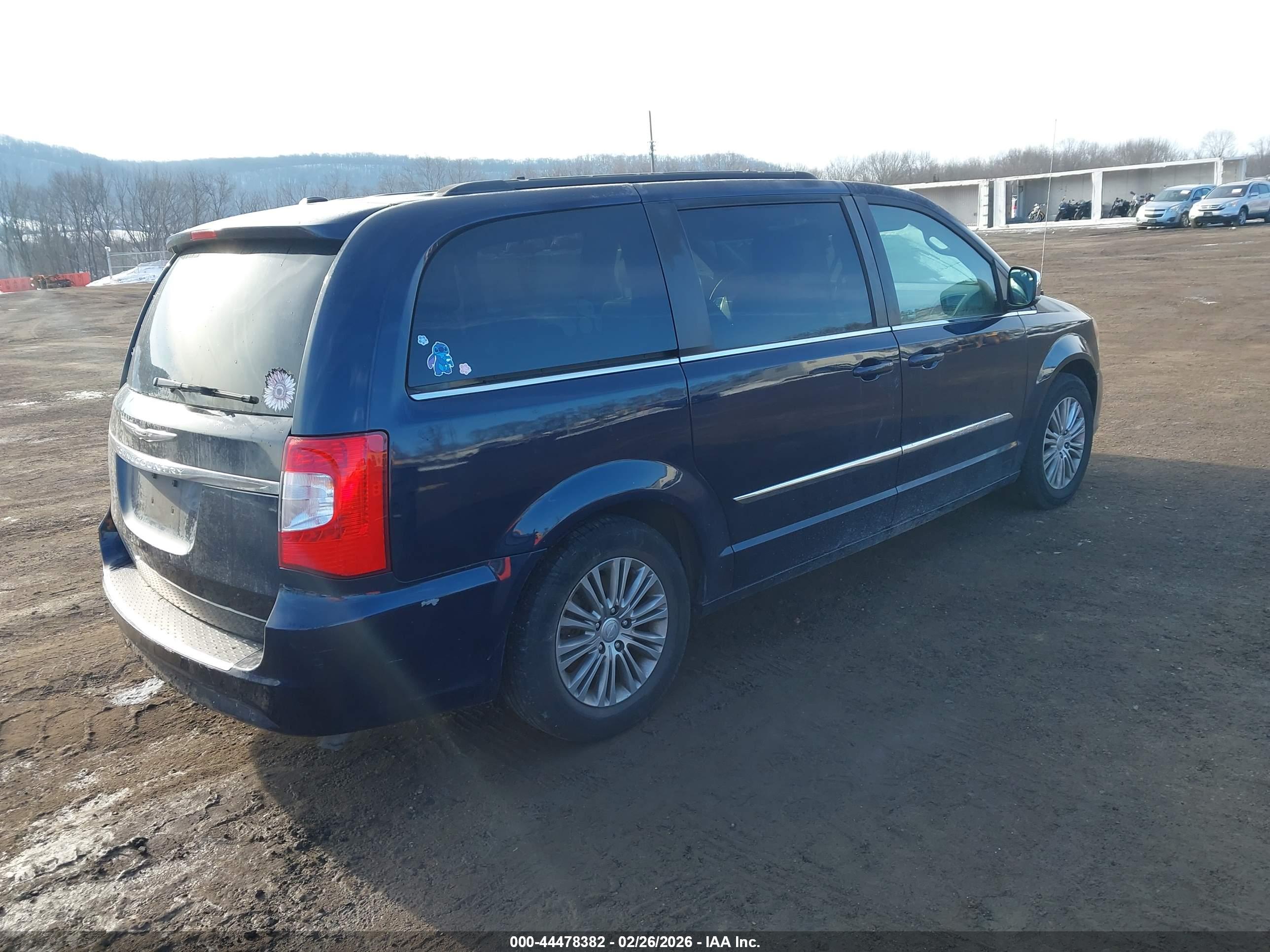CHRYSLER TOWN image 4