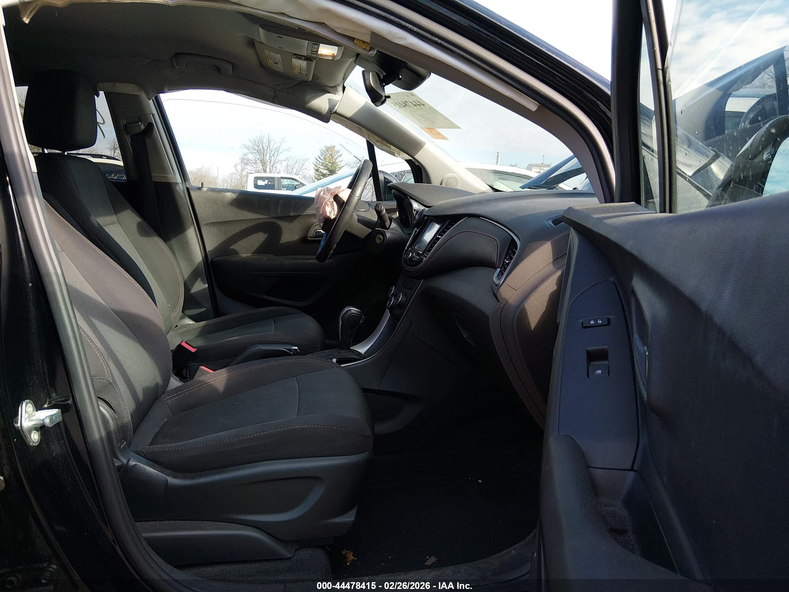 CHEVROLET TRAX image 5