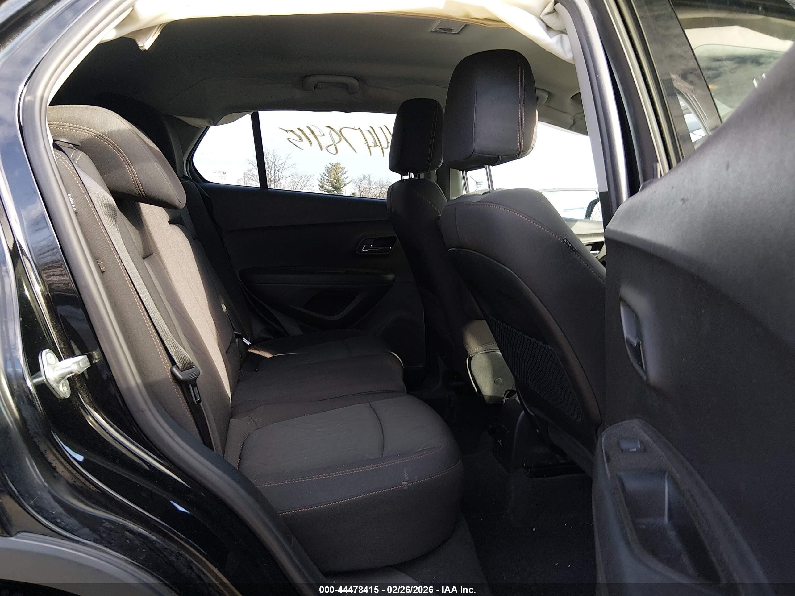 CHEVROLET TRAX image 8
