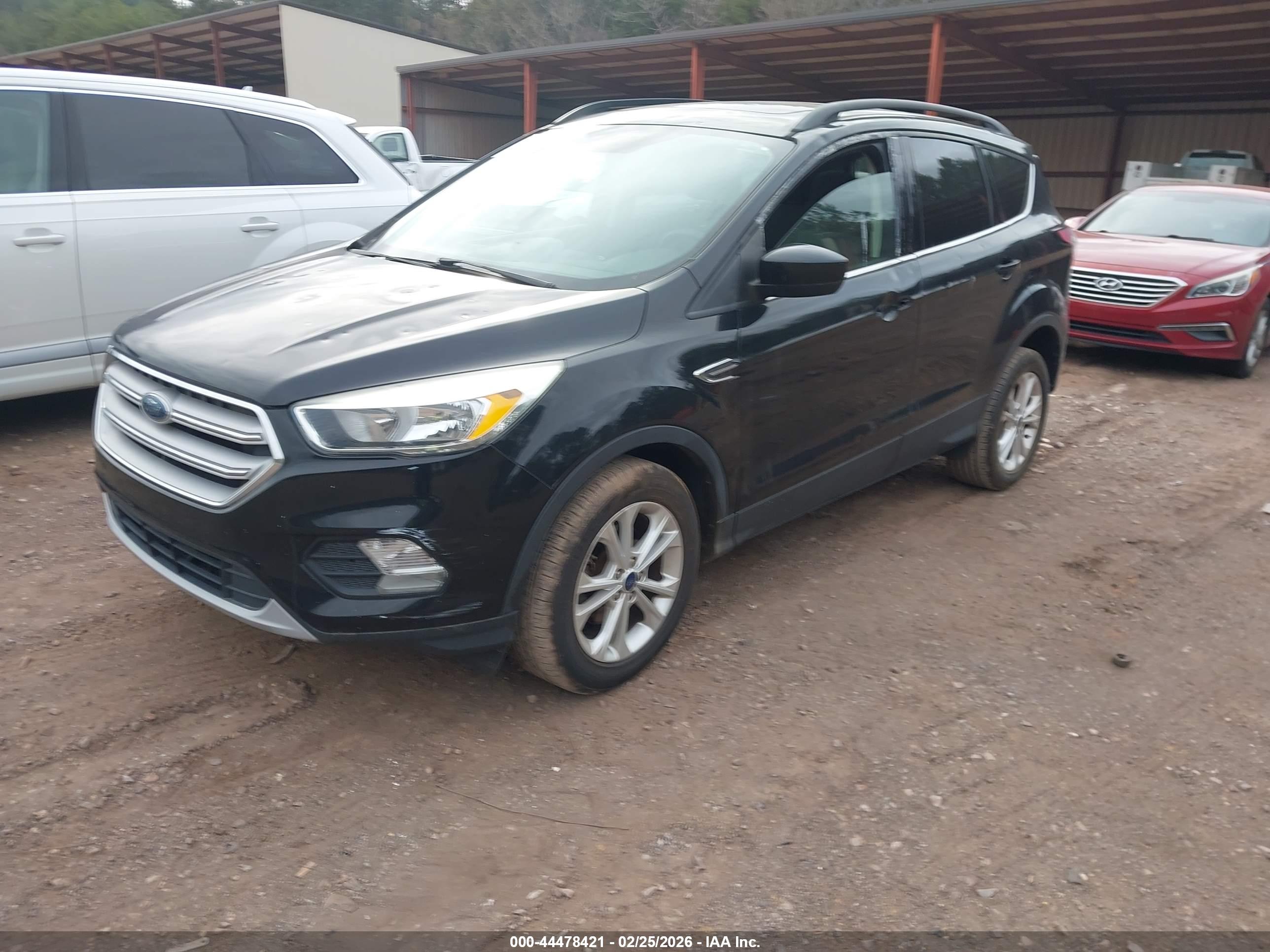 FORD ESCAPE image 2