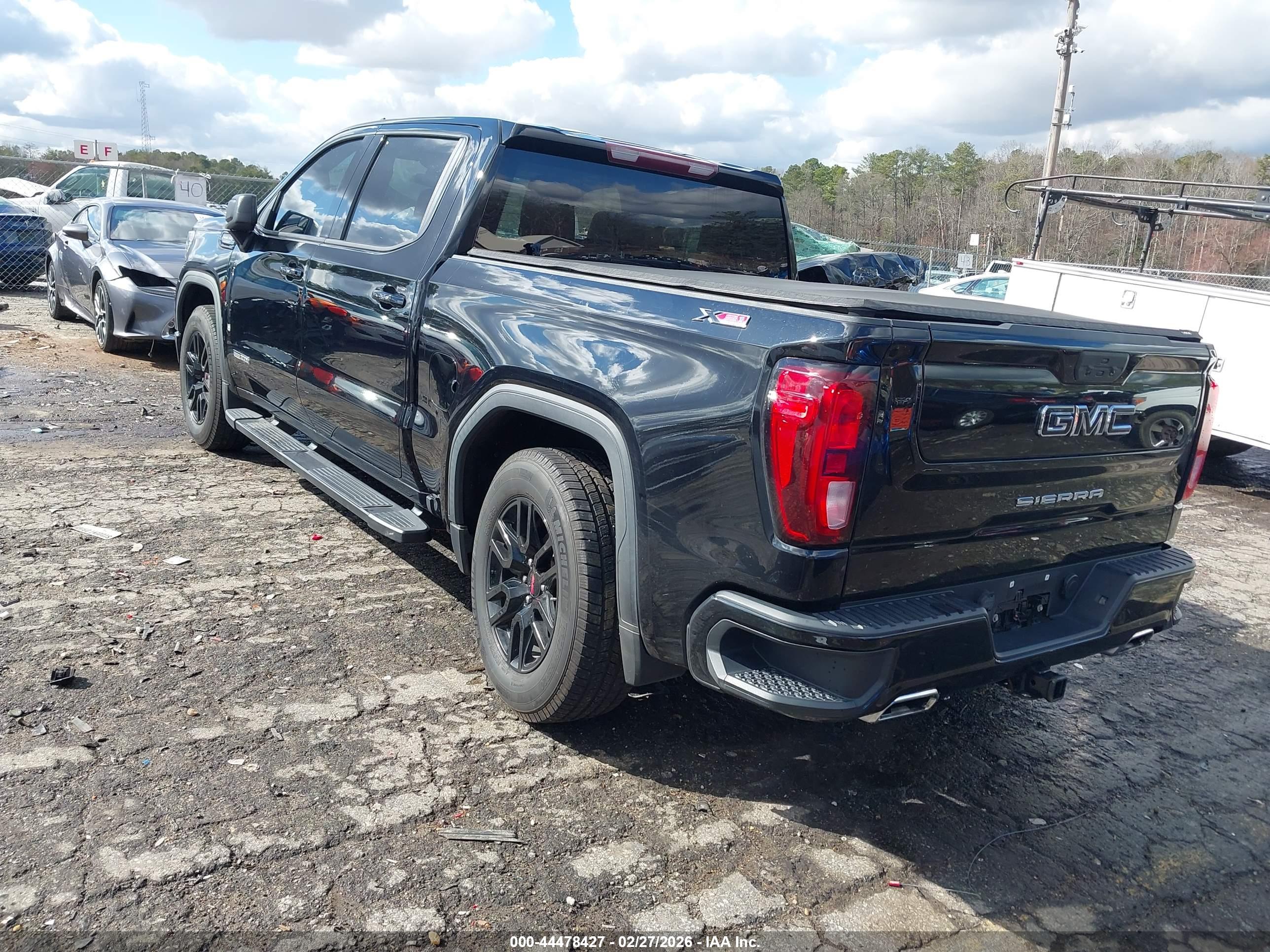 GMC SIERRA image 3