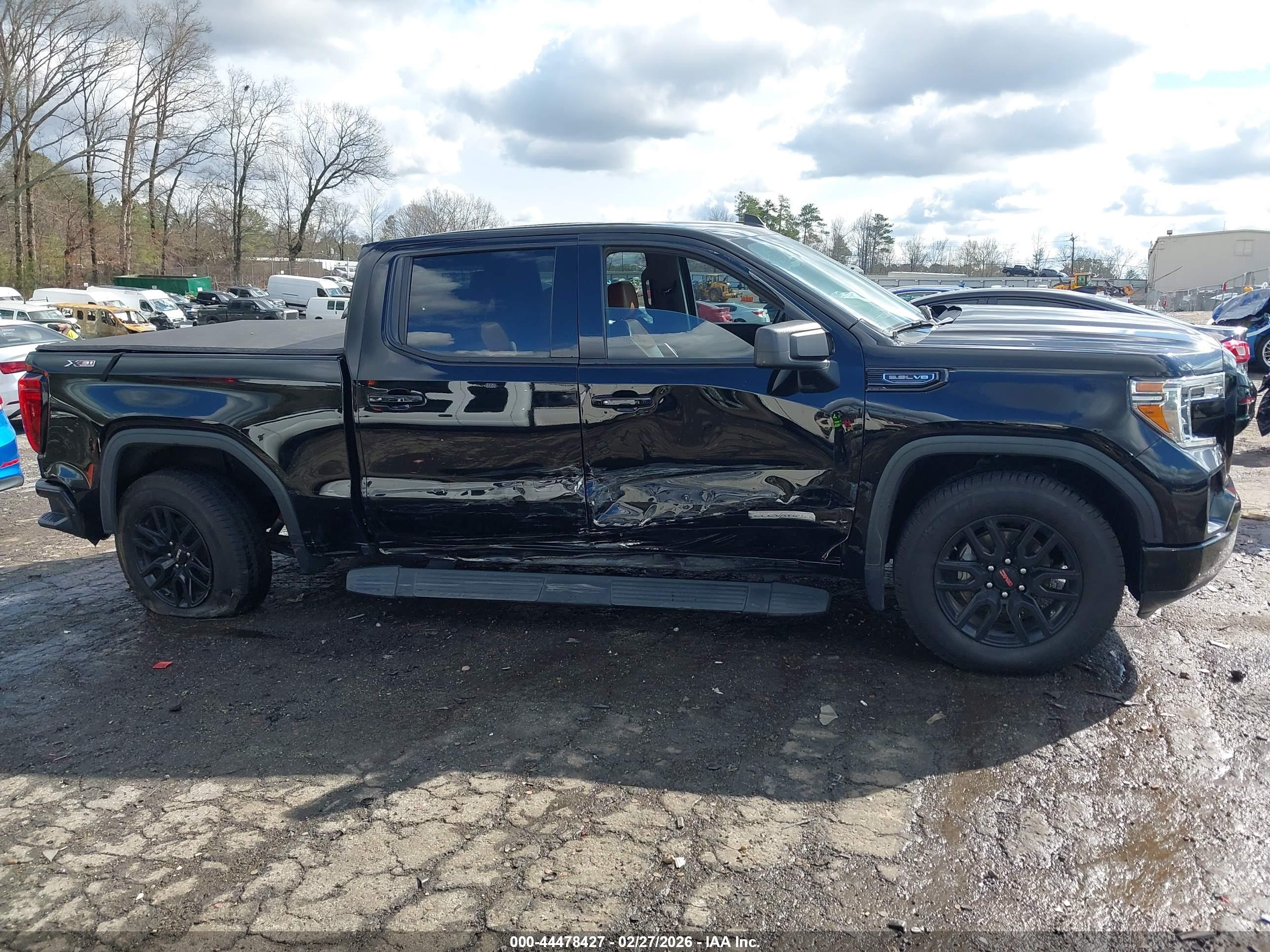 GMC SIERRA image 6