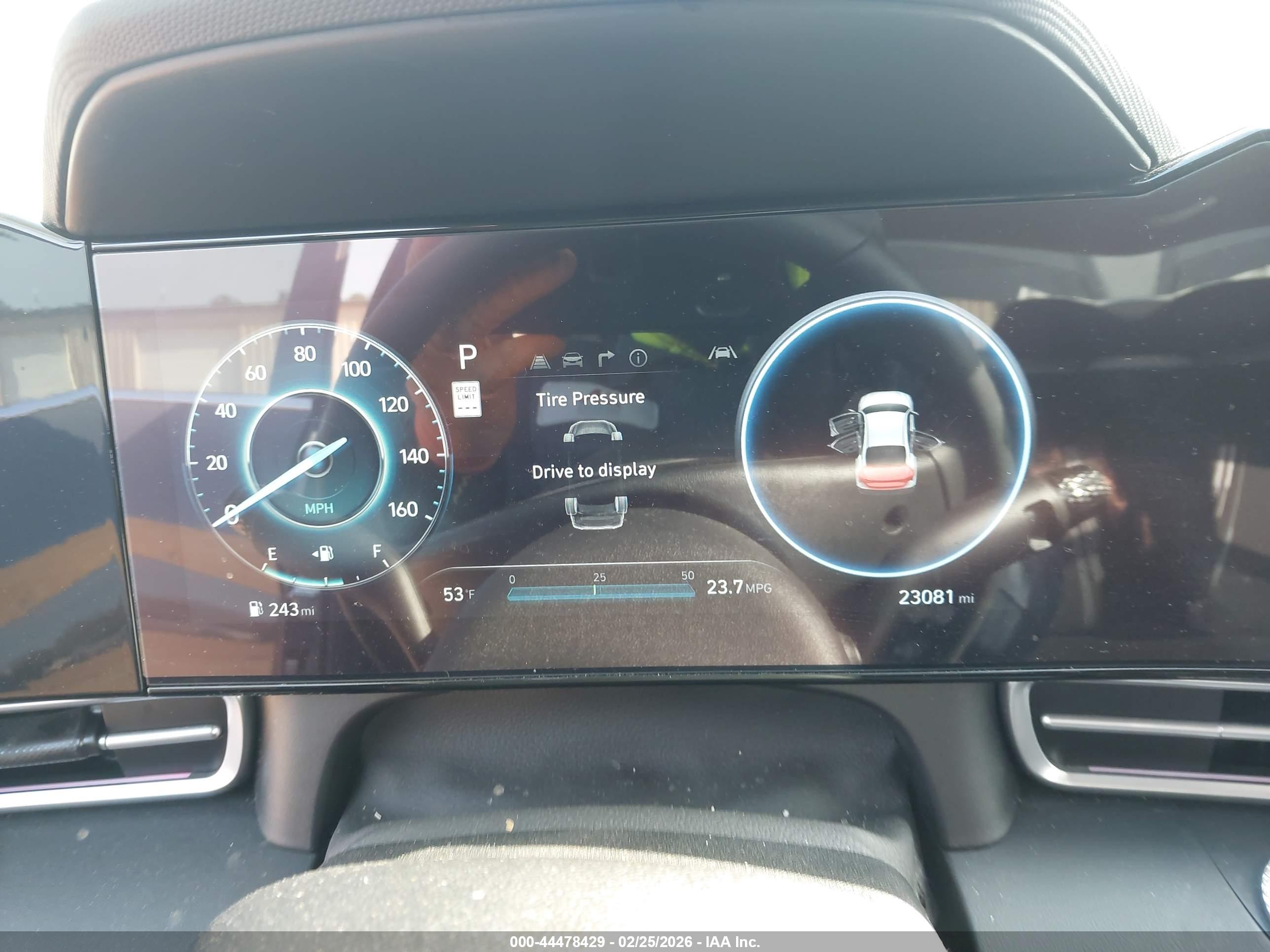 HYUNDAI ELANTRA image 7