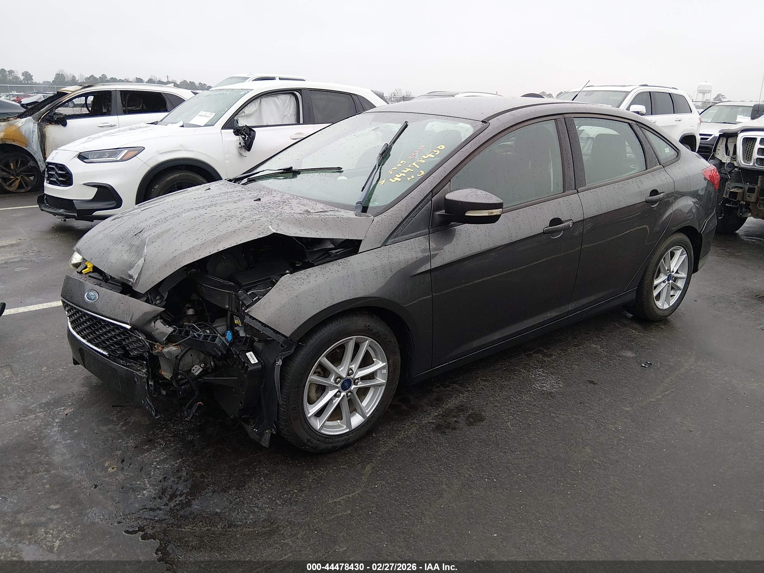 FORD FOCUS image 2