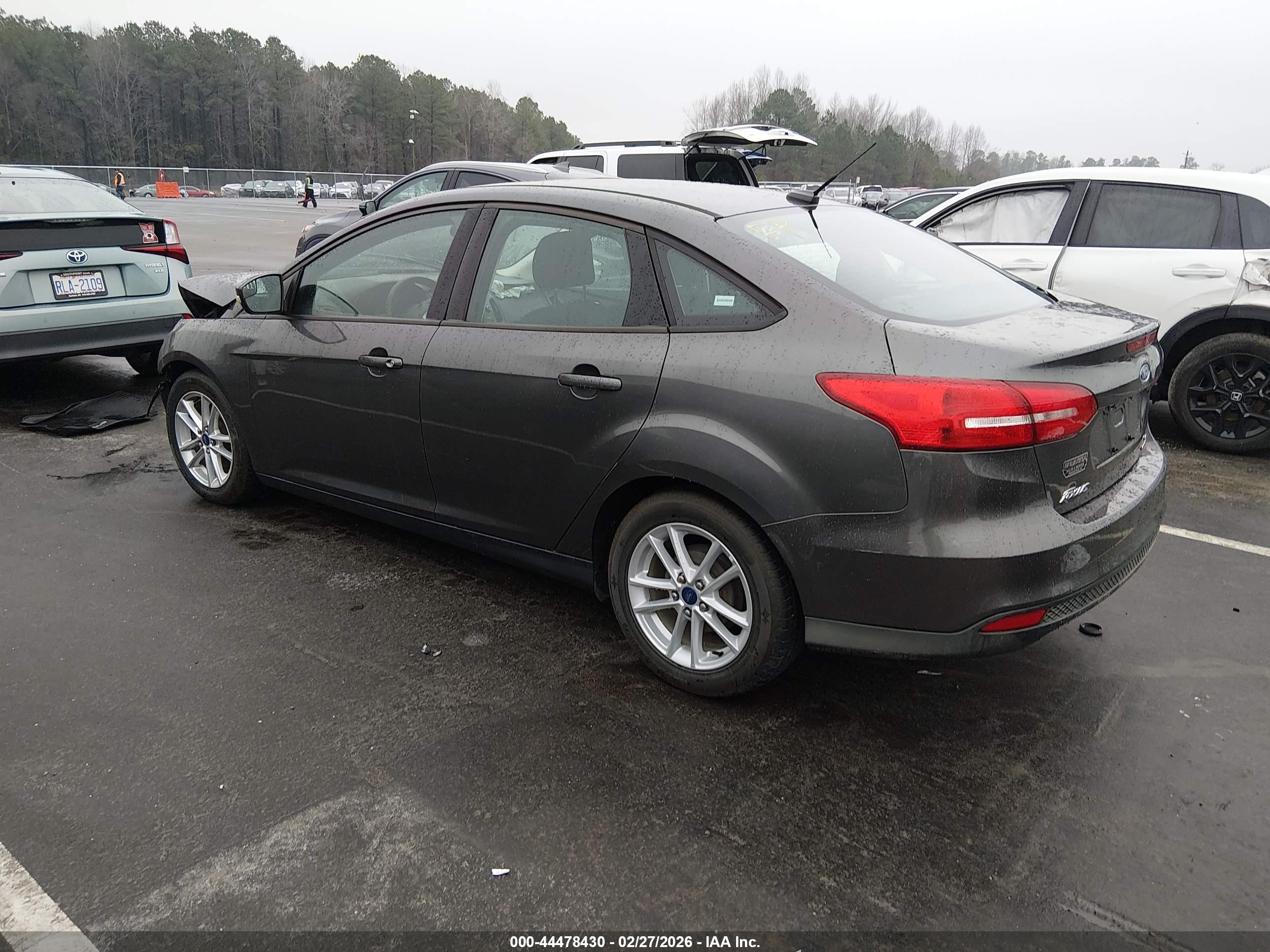 FORD FOCUS image 3