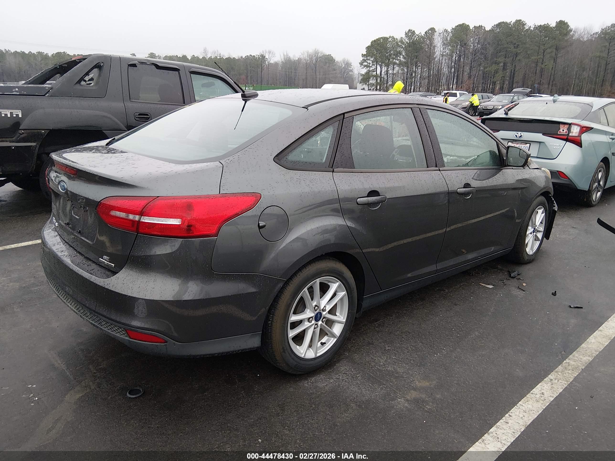 FORD FOCUS image 4