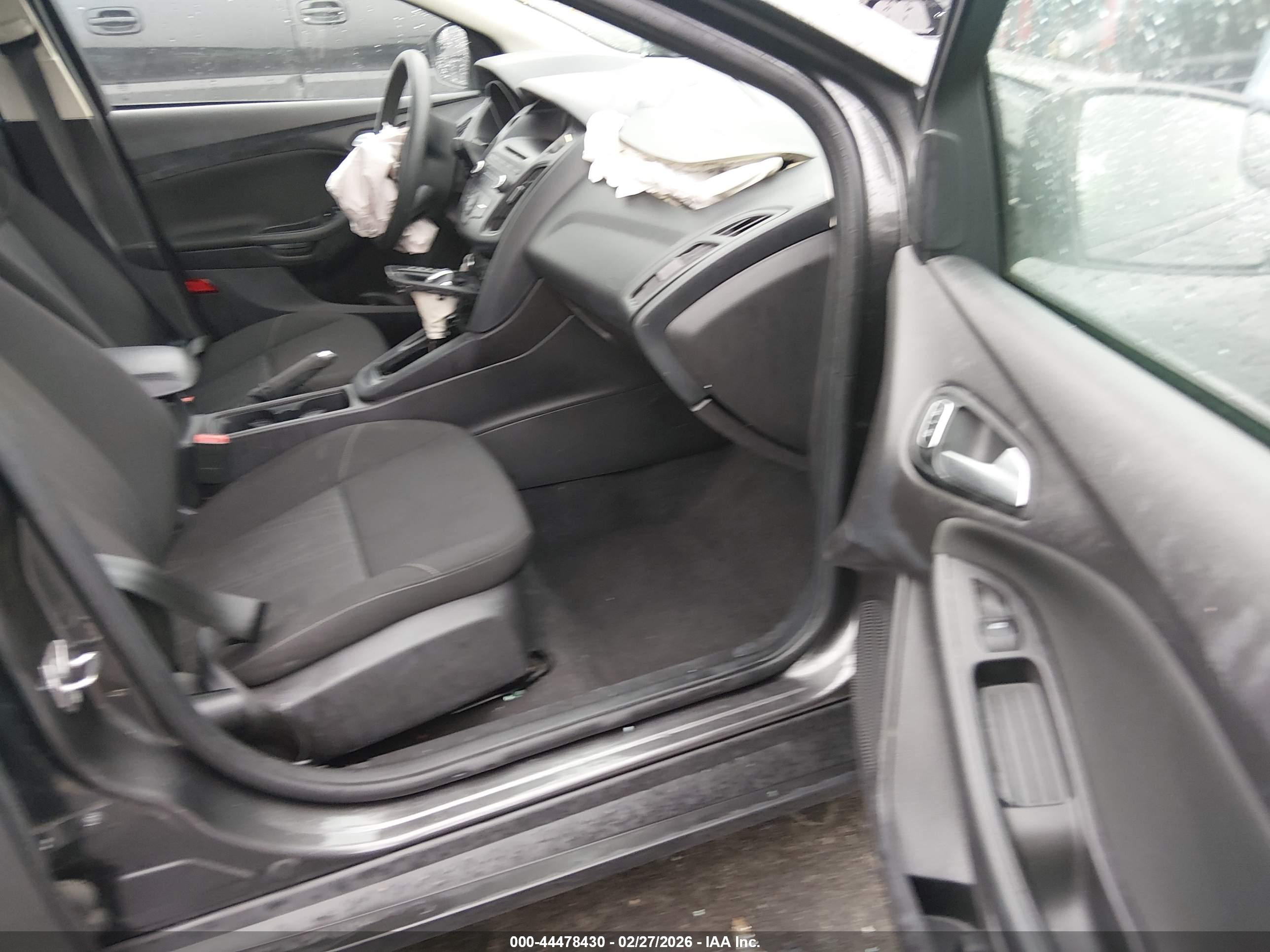 FORD FOCUS image 5