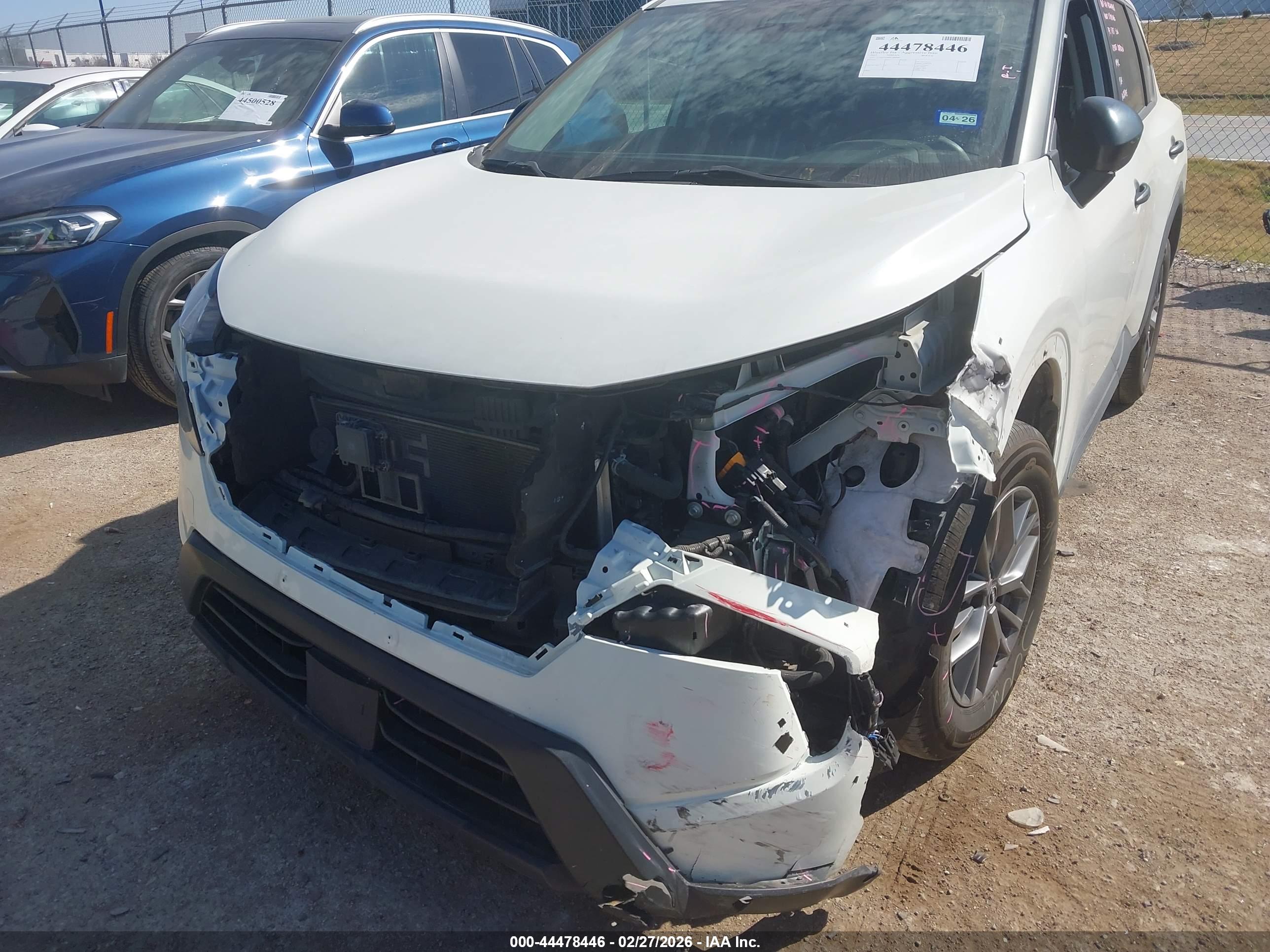 NISSAN ROGUE image 6