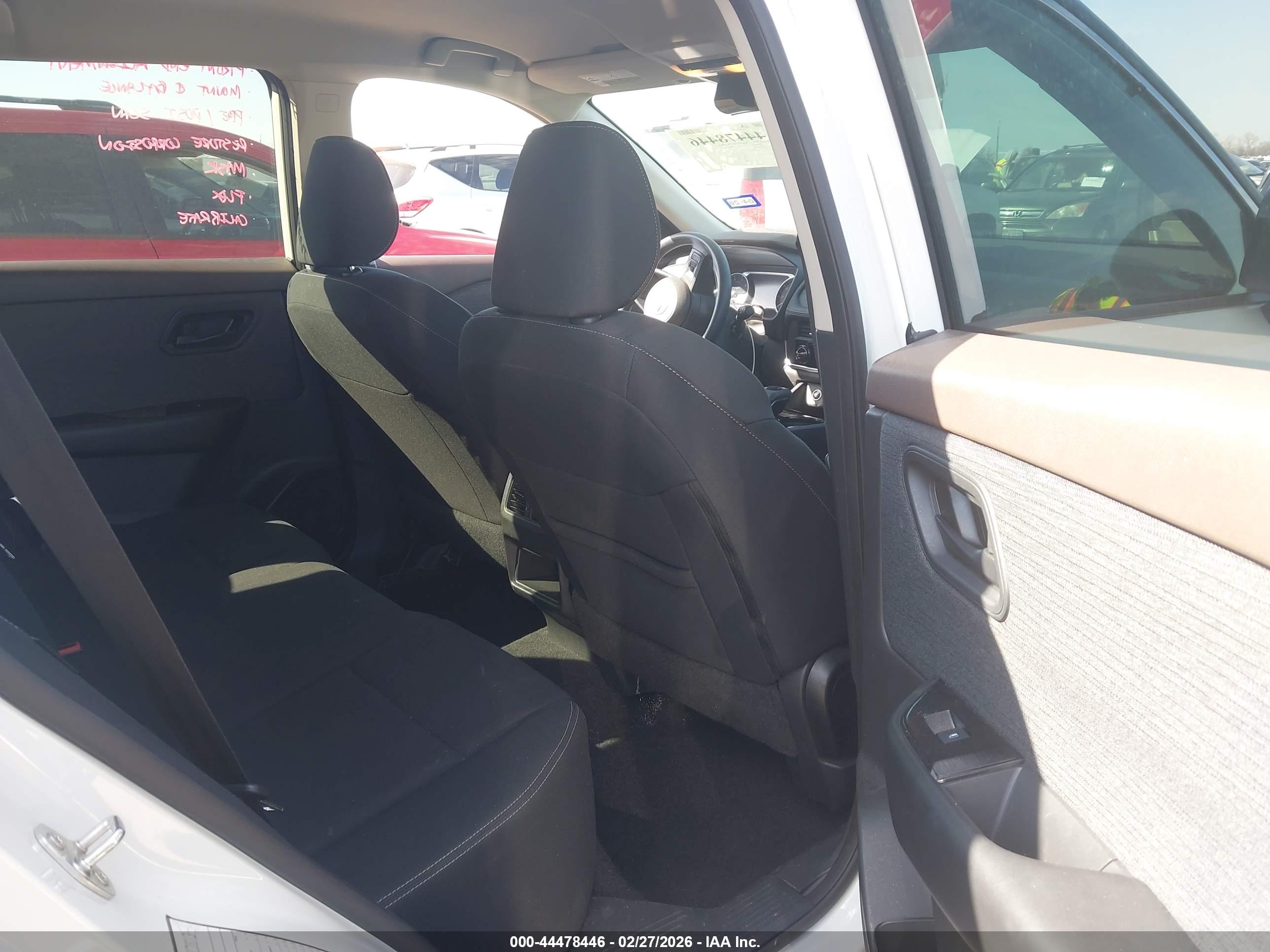 NISSAN ROGUE image 8