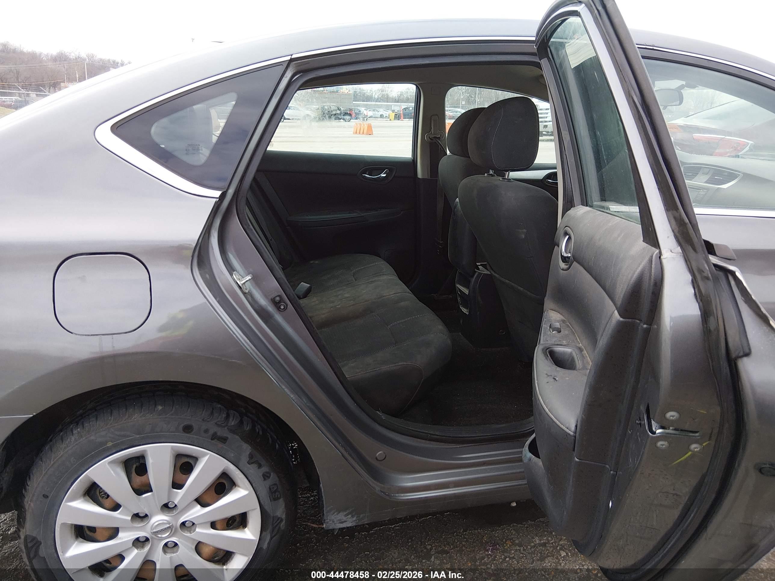NISSAN SENTRA image 8