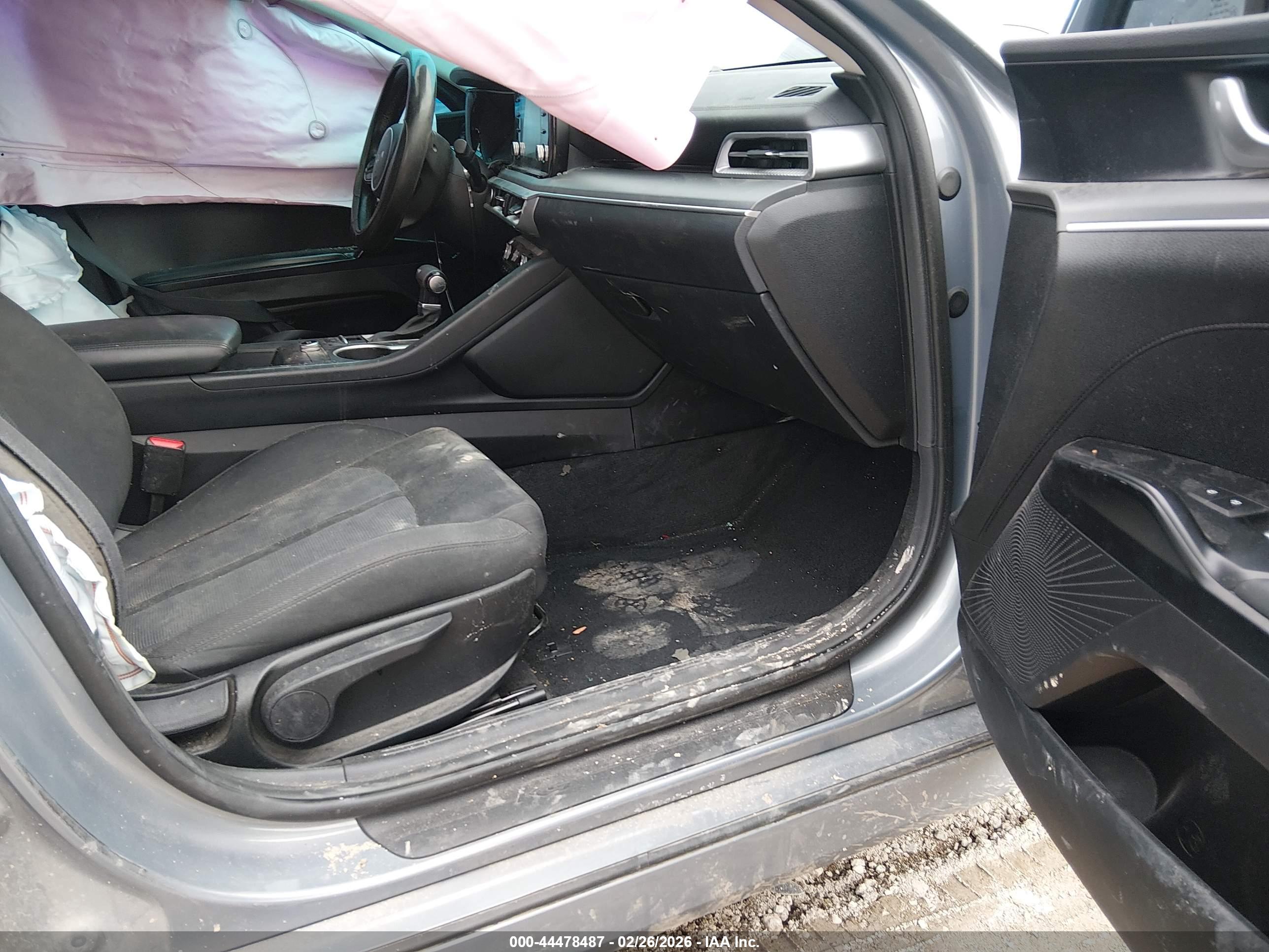 KIA K5 image 5