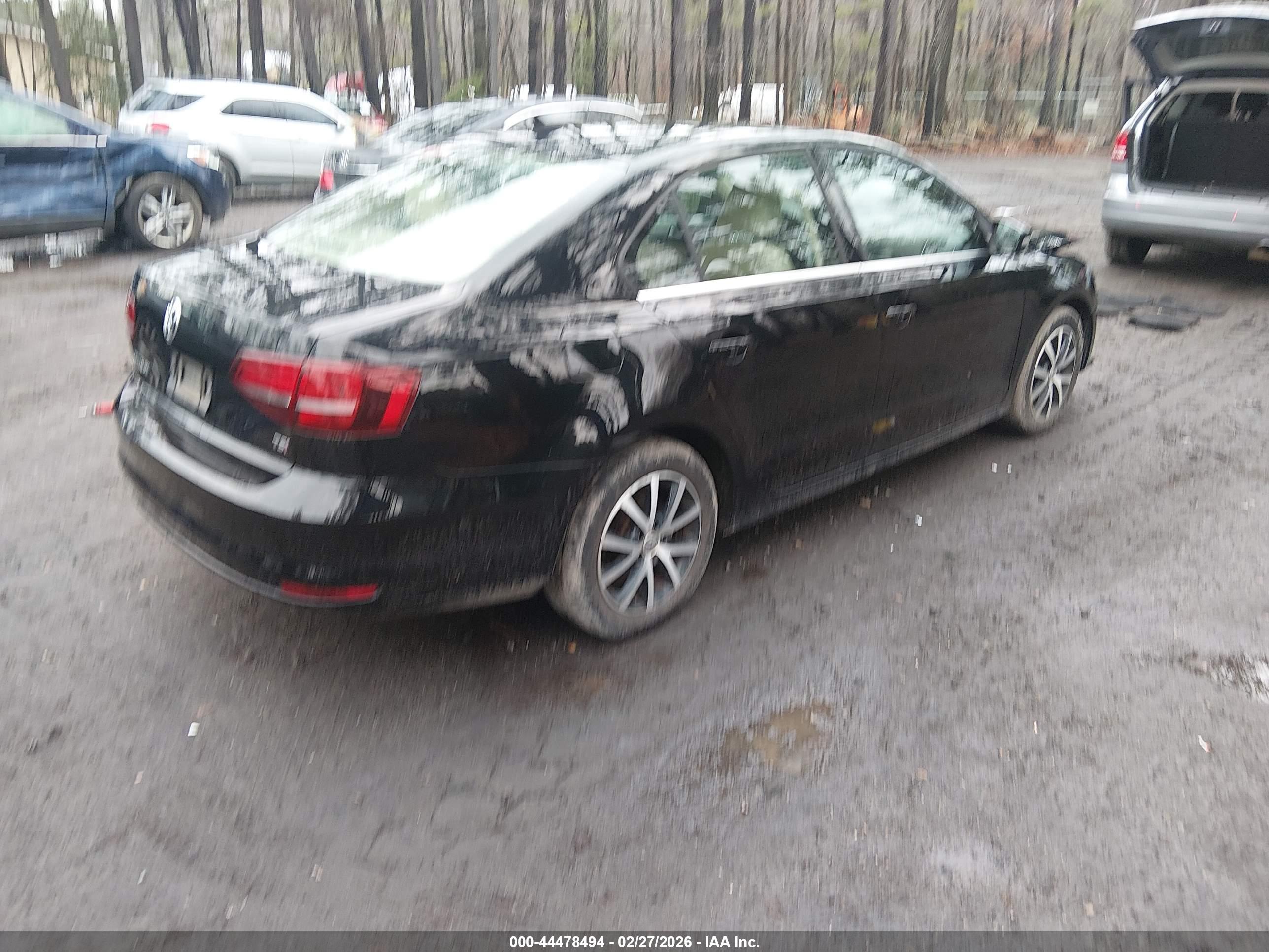 VOLKSWAGEN JETTA image 4