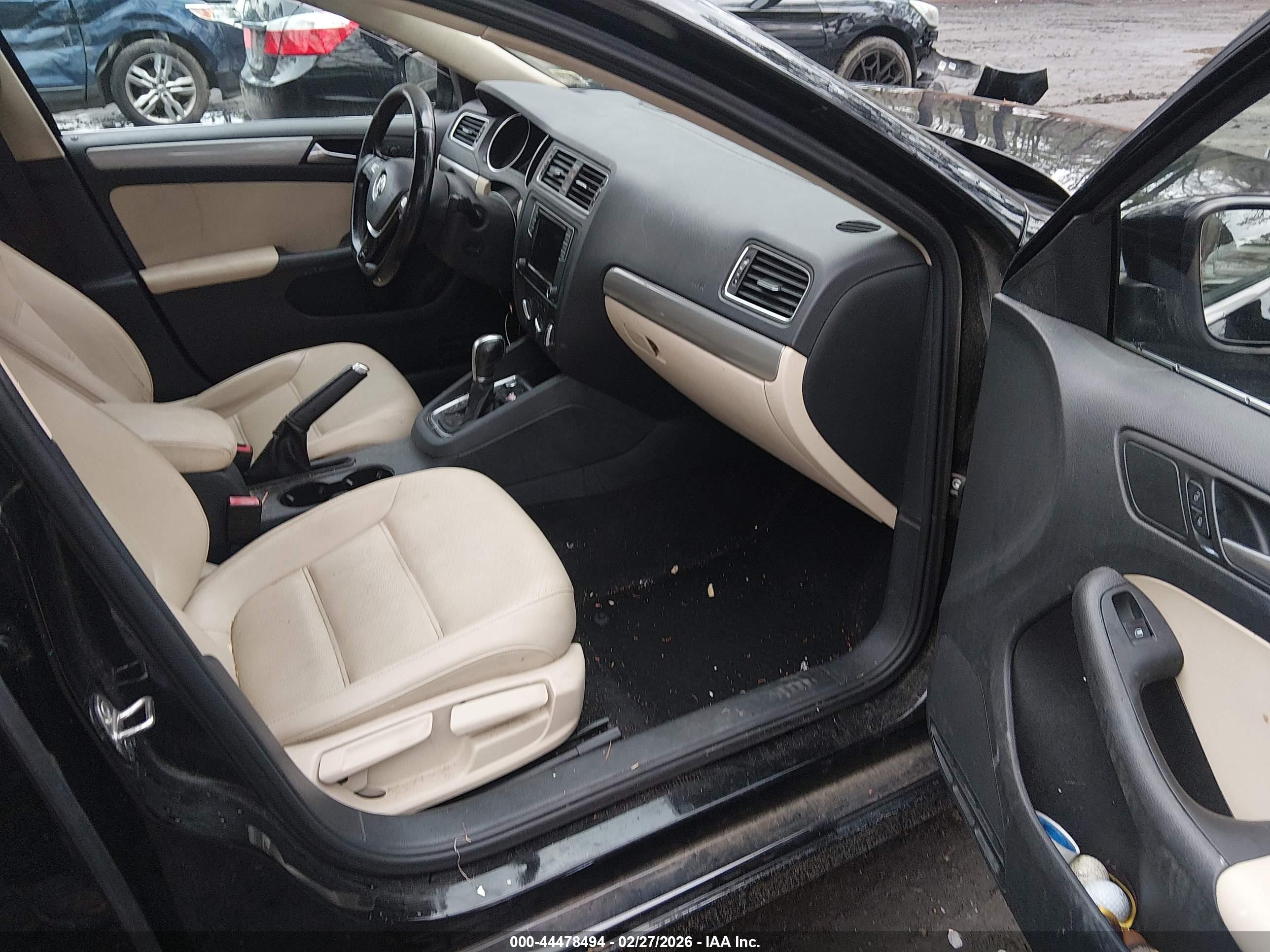 VOLKSWAGEN JETTA image 5