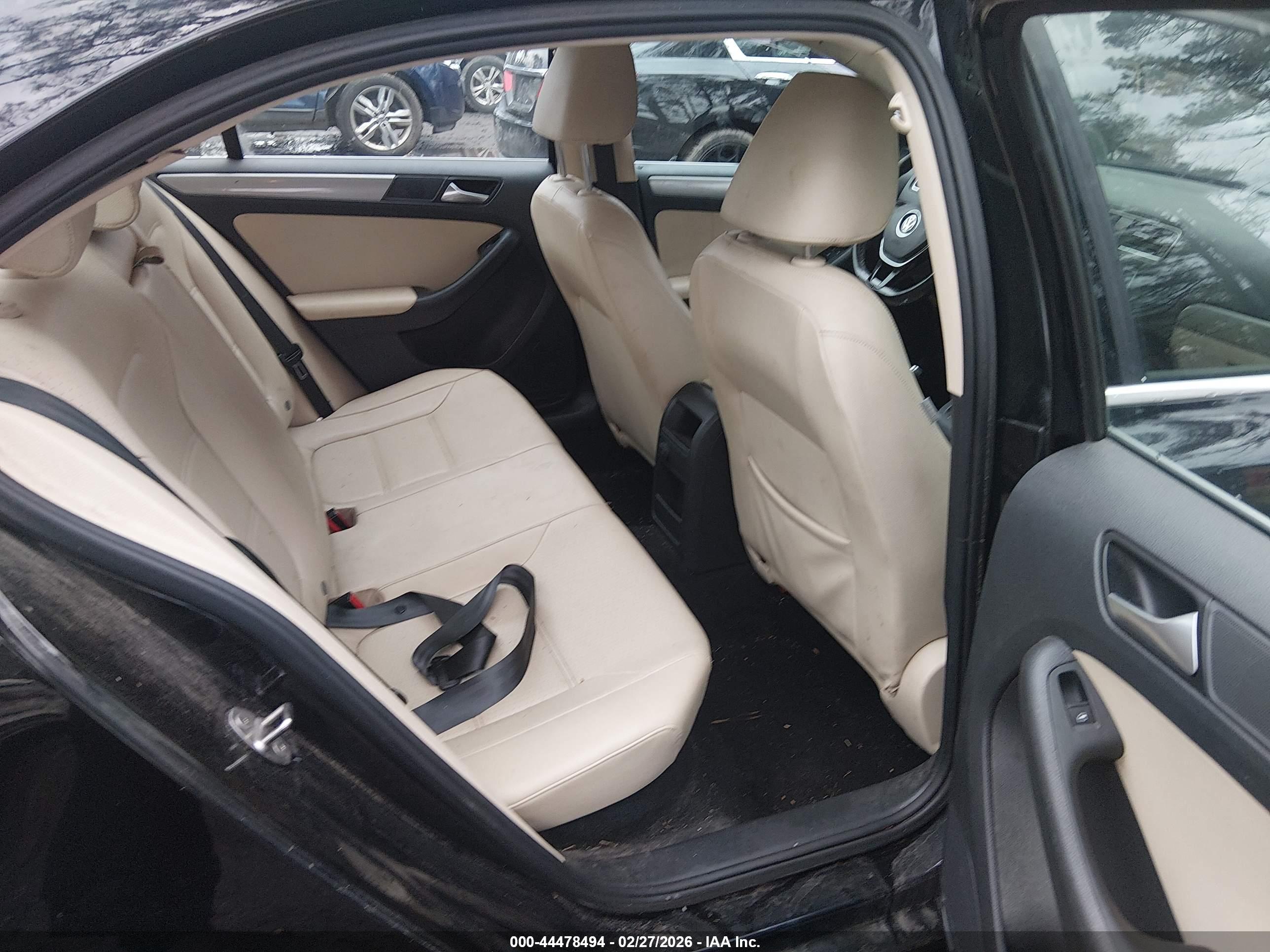VOLKSWAGEN JETTA image 8