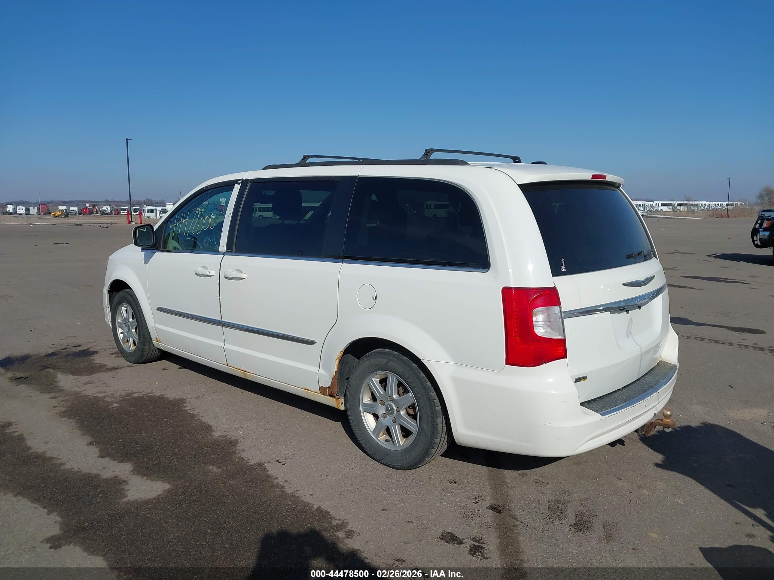 CHRYSLER TOWN image 3
