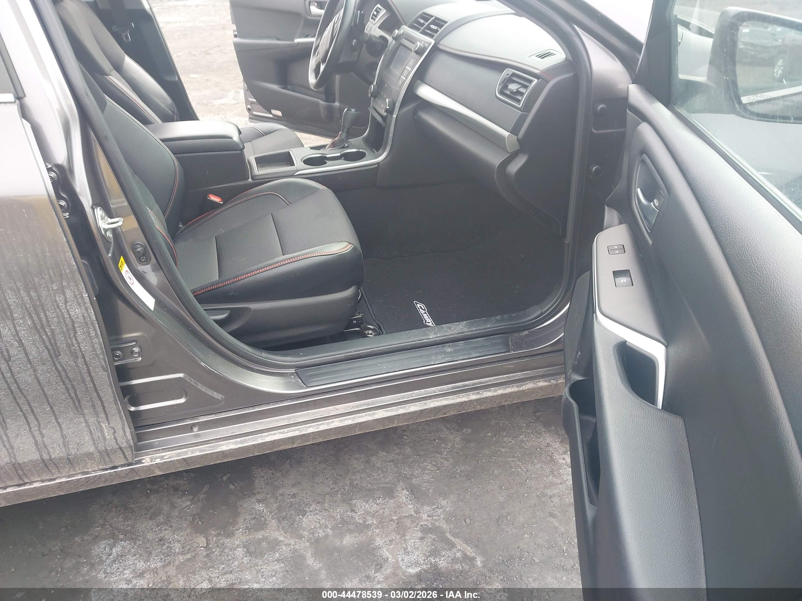TOYOTA CAMRY image 5