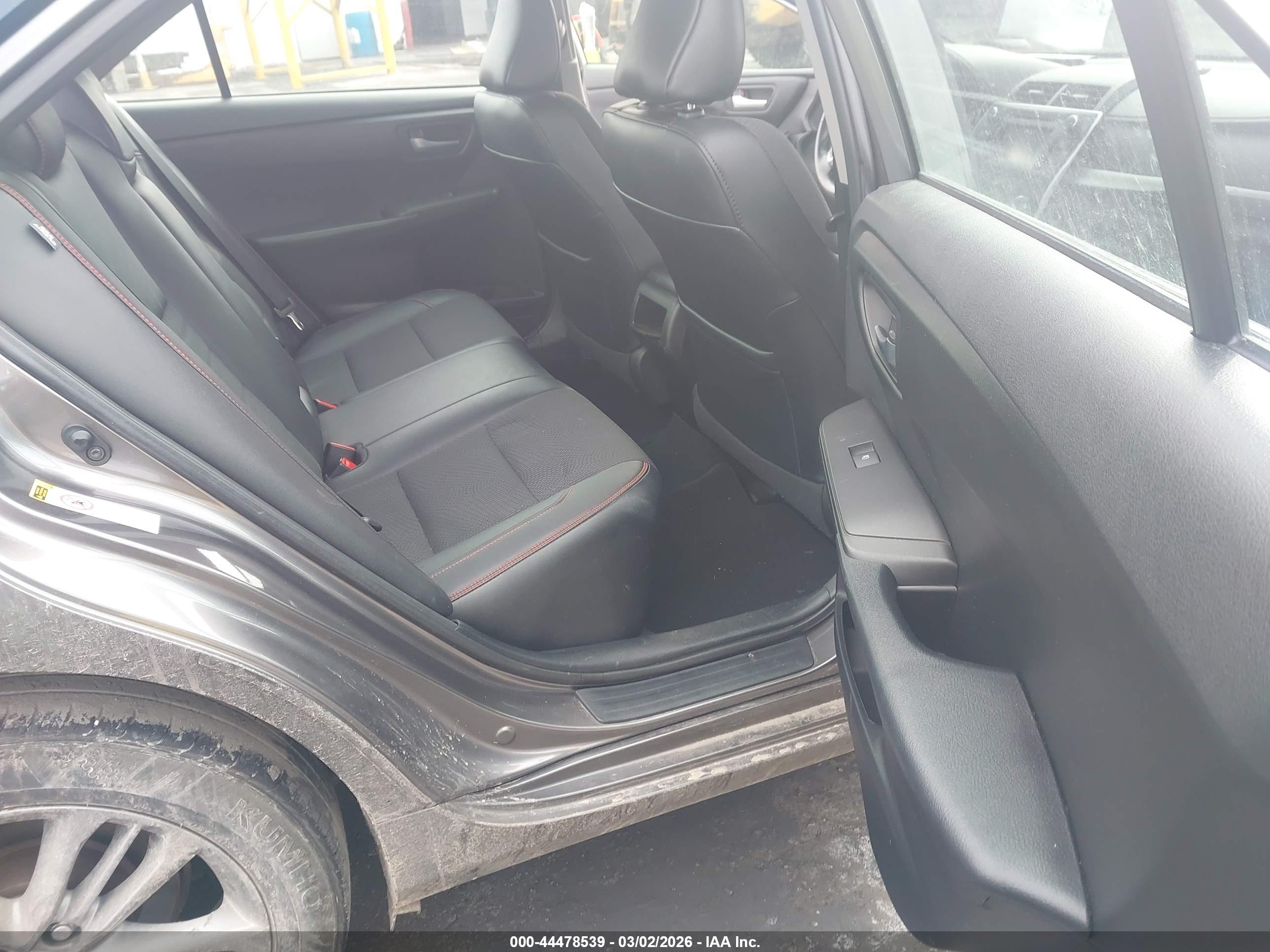 TOYOTA CAMRY image 8