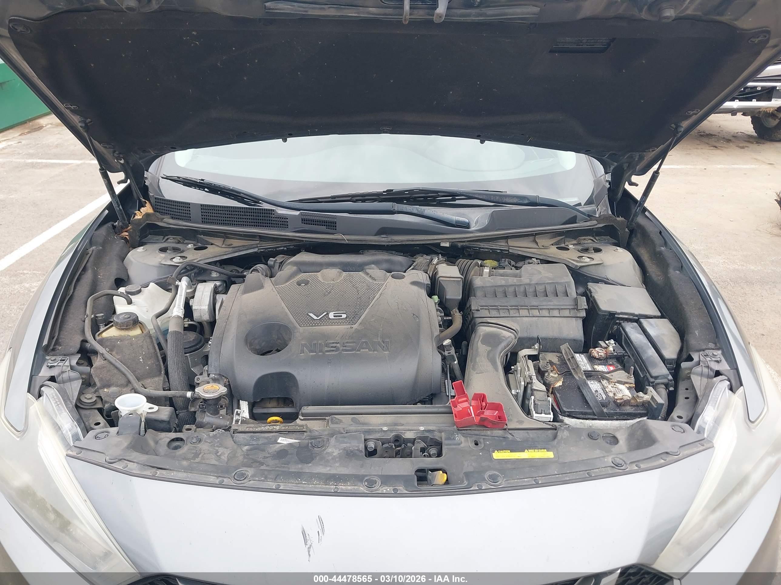NISSAN MAXIMA image 10