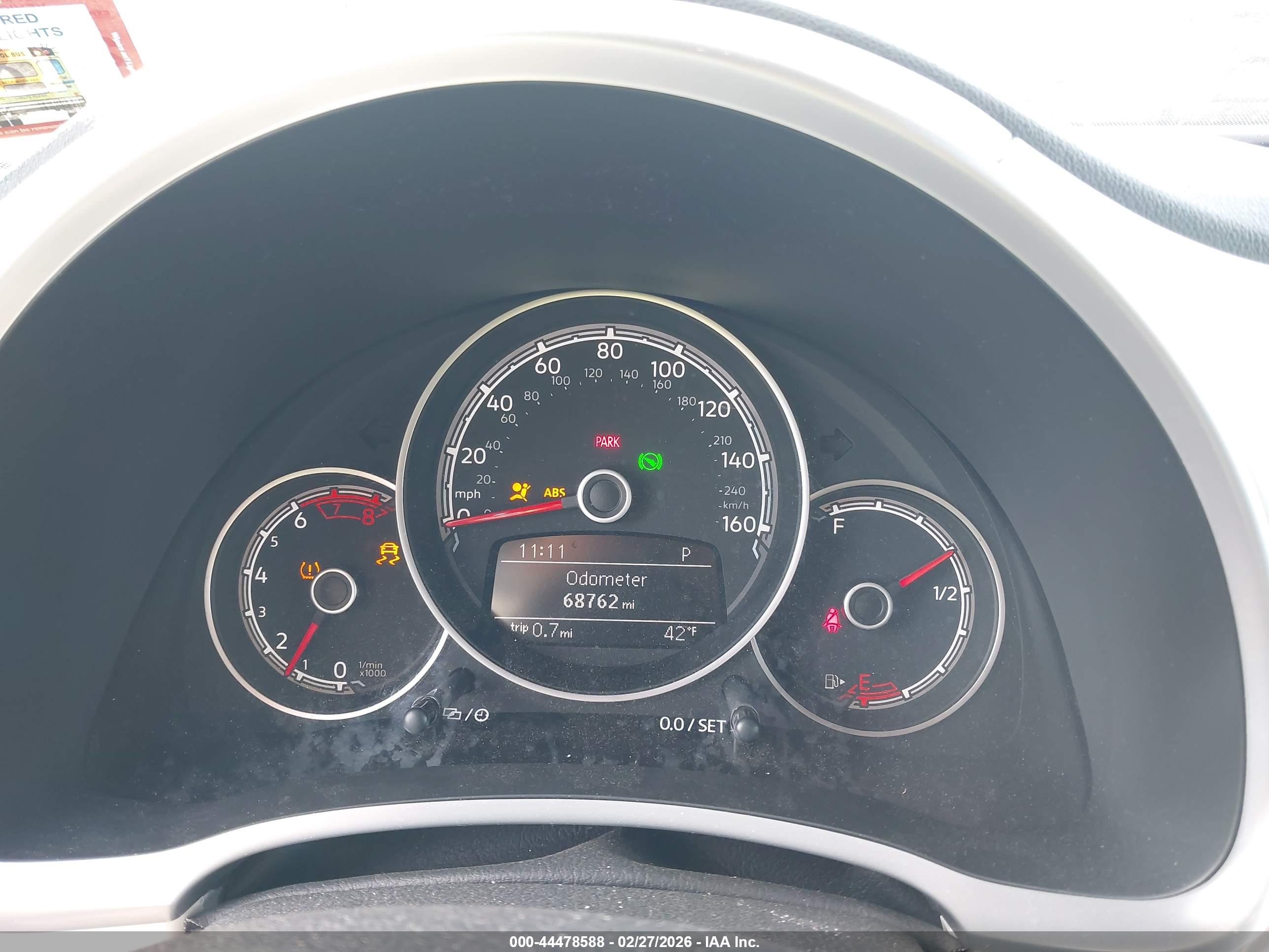 VOLKSWAGEN BEETLE image 7