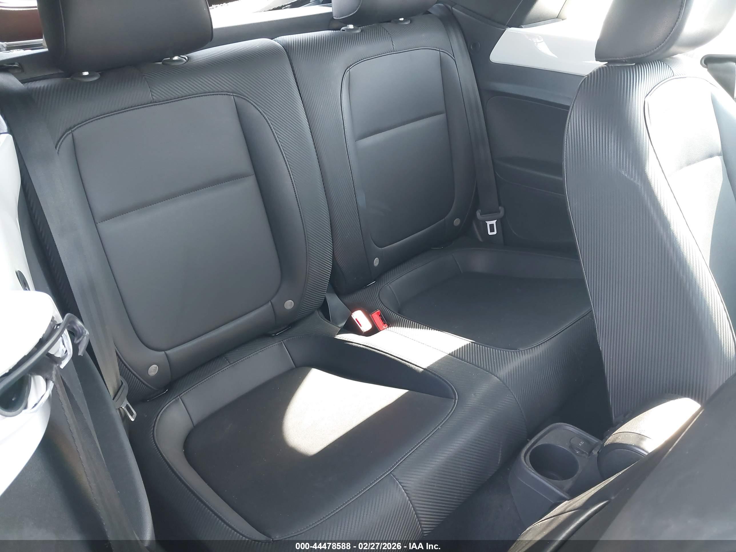 VOLKSWAGEN BEETLE image 8