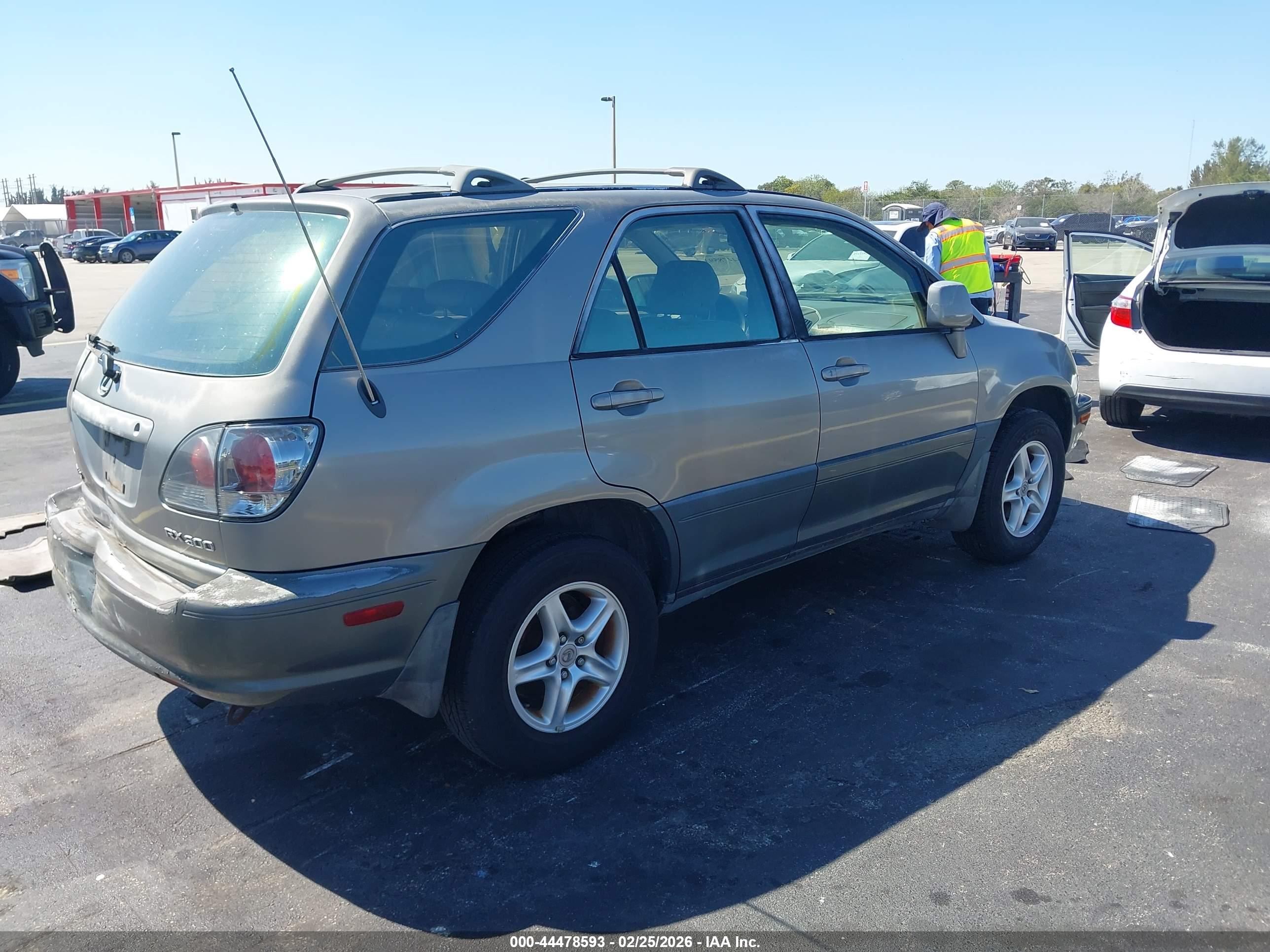 LEXUS RX image 4