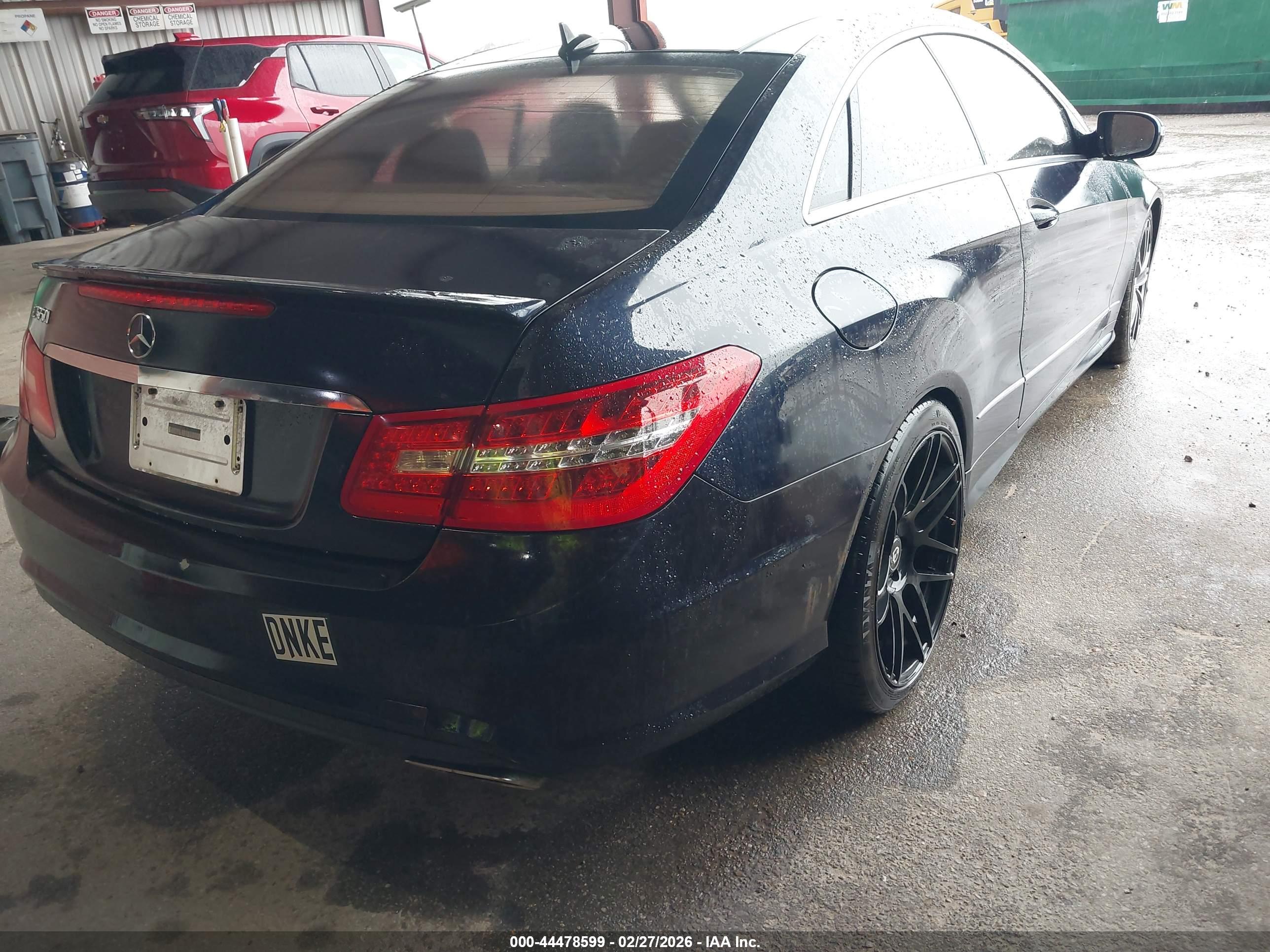 MERCEDES-BENZ E image 4
