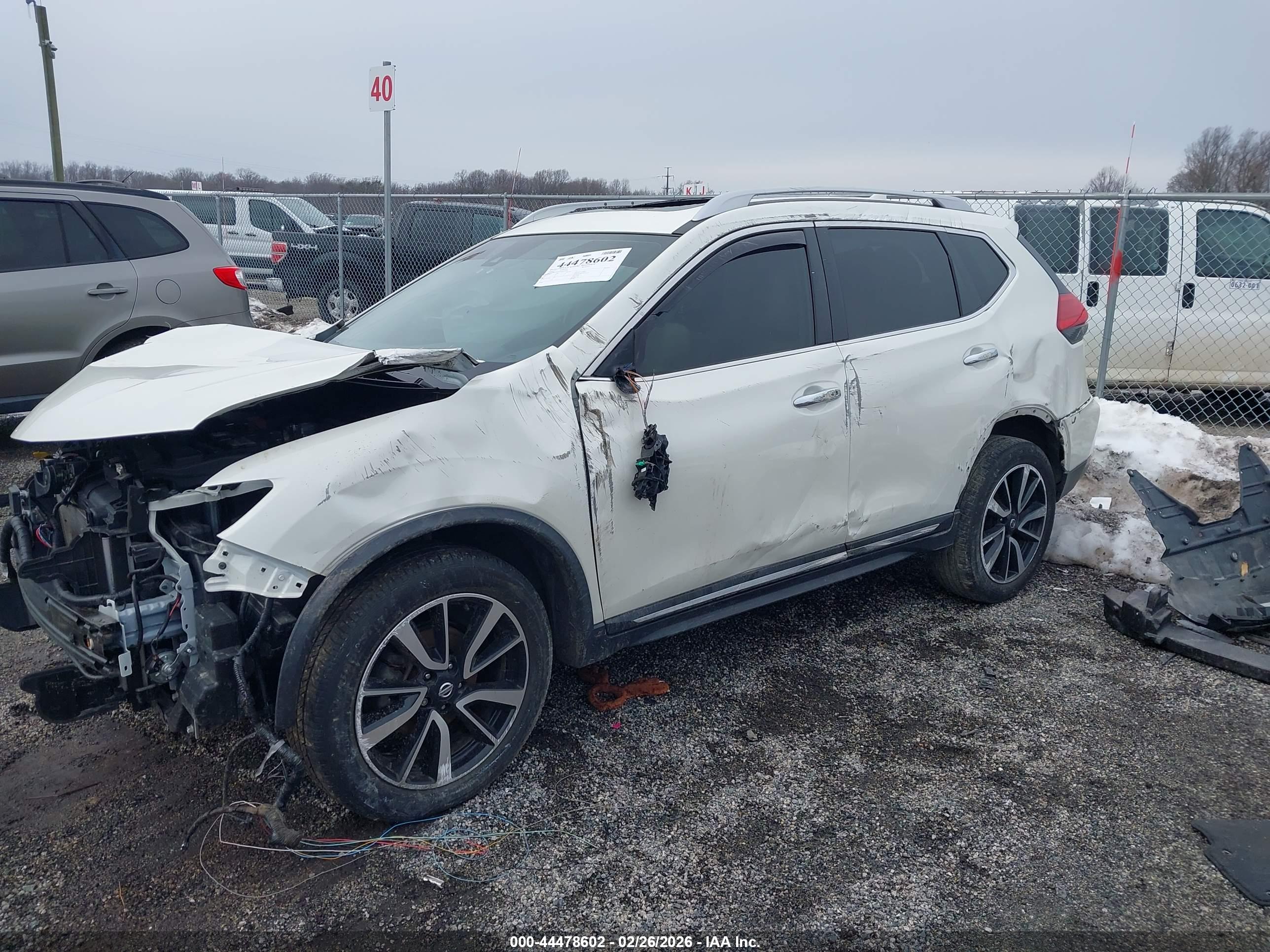 NISSAN ROGUE image 2