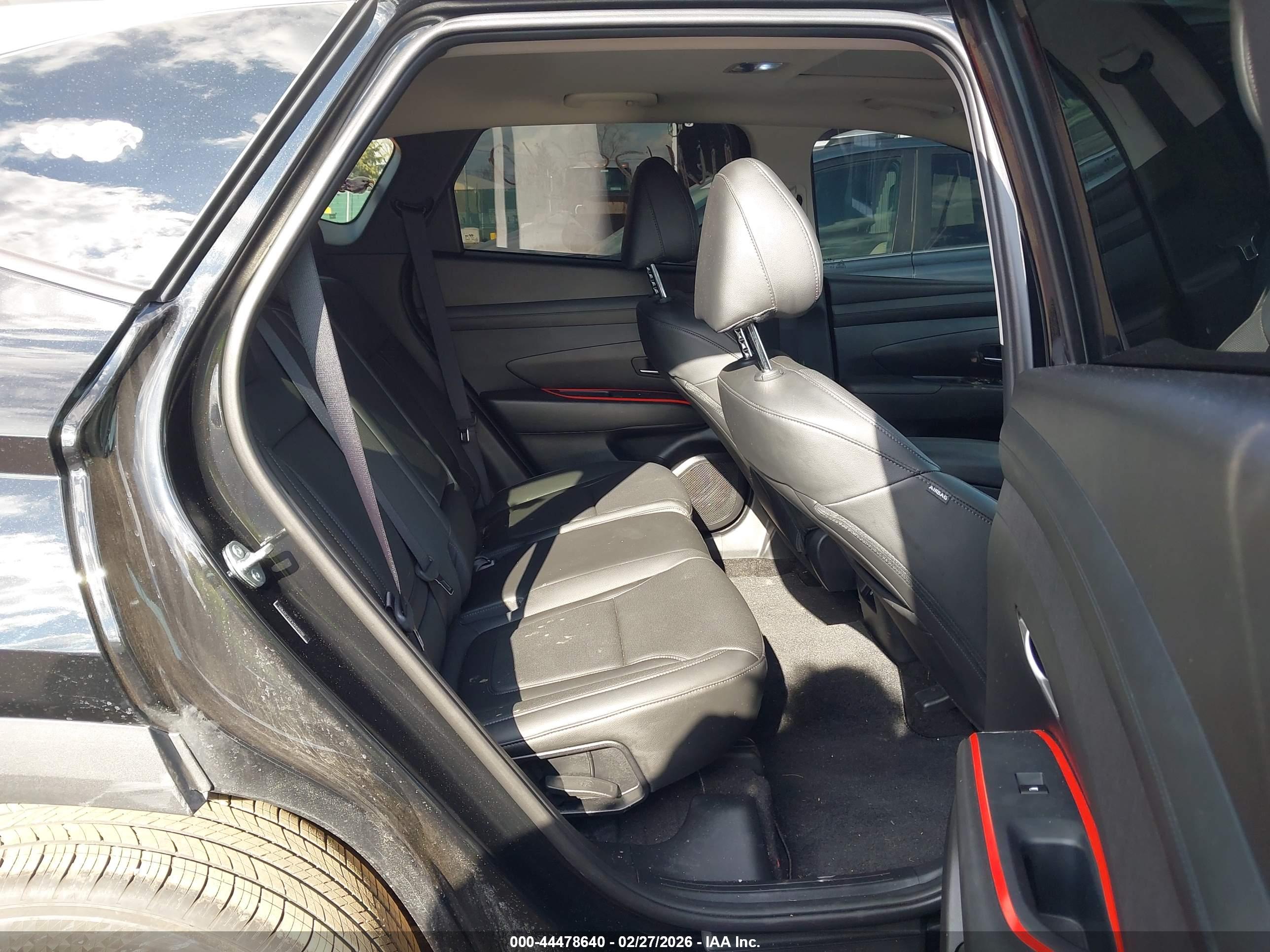 HYUNDAI TUCSON image 8