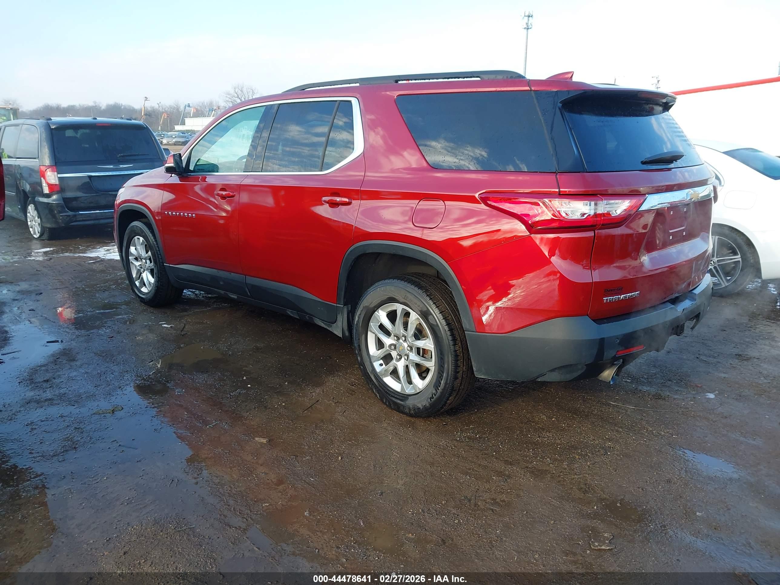 CHEVROLET TRAVERSE image 3