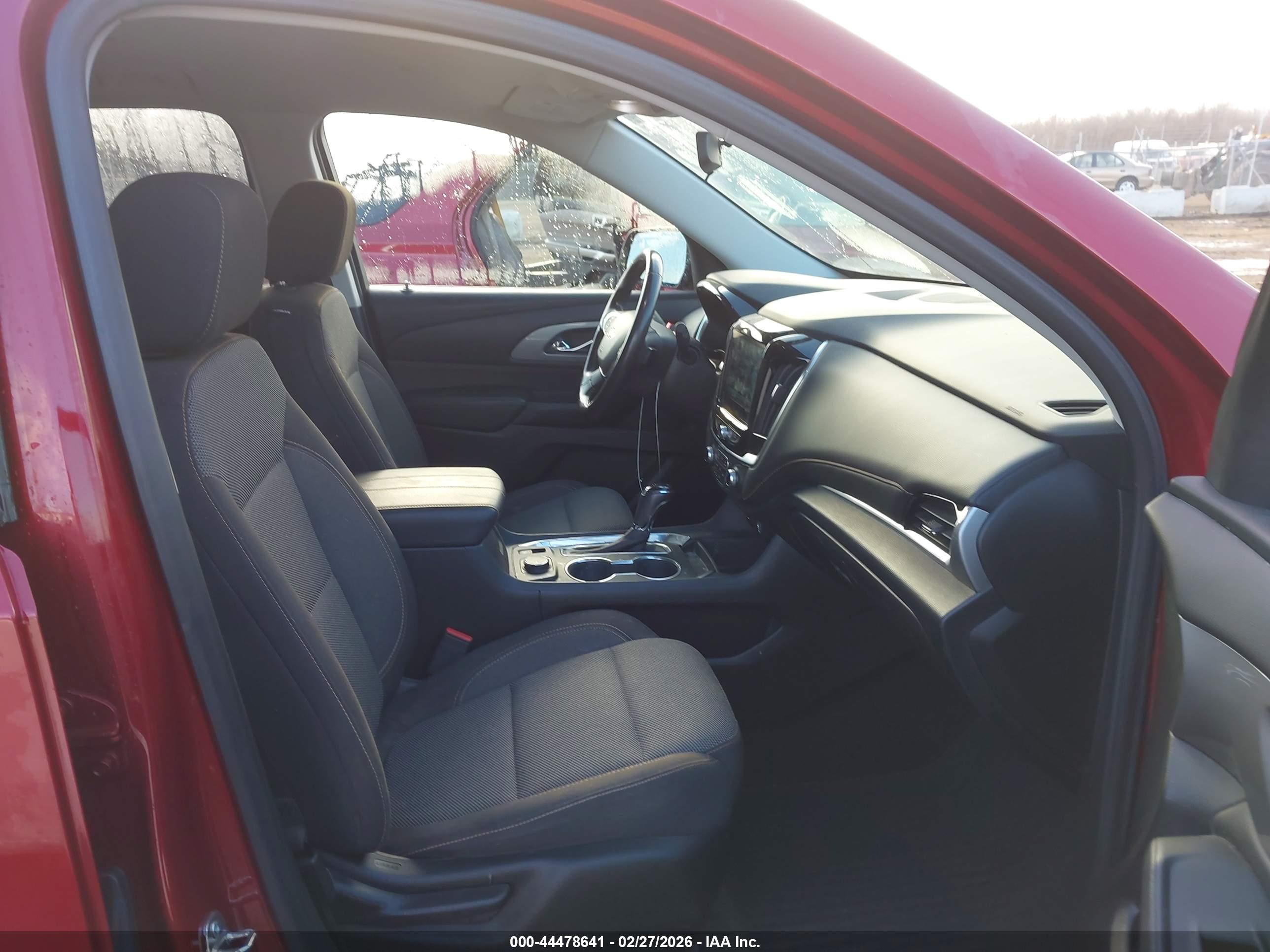 CHEVROLET TRAVERSE image 5