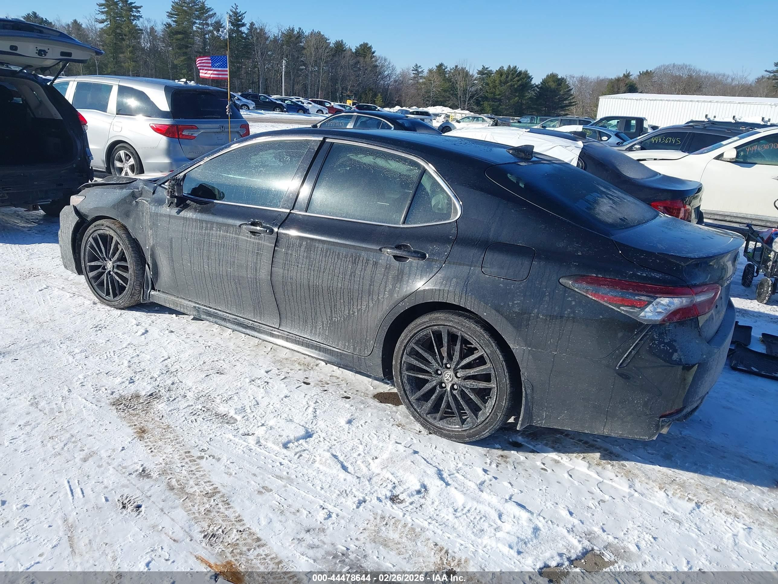 TOYOTA CAMRY image 3