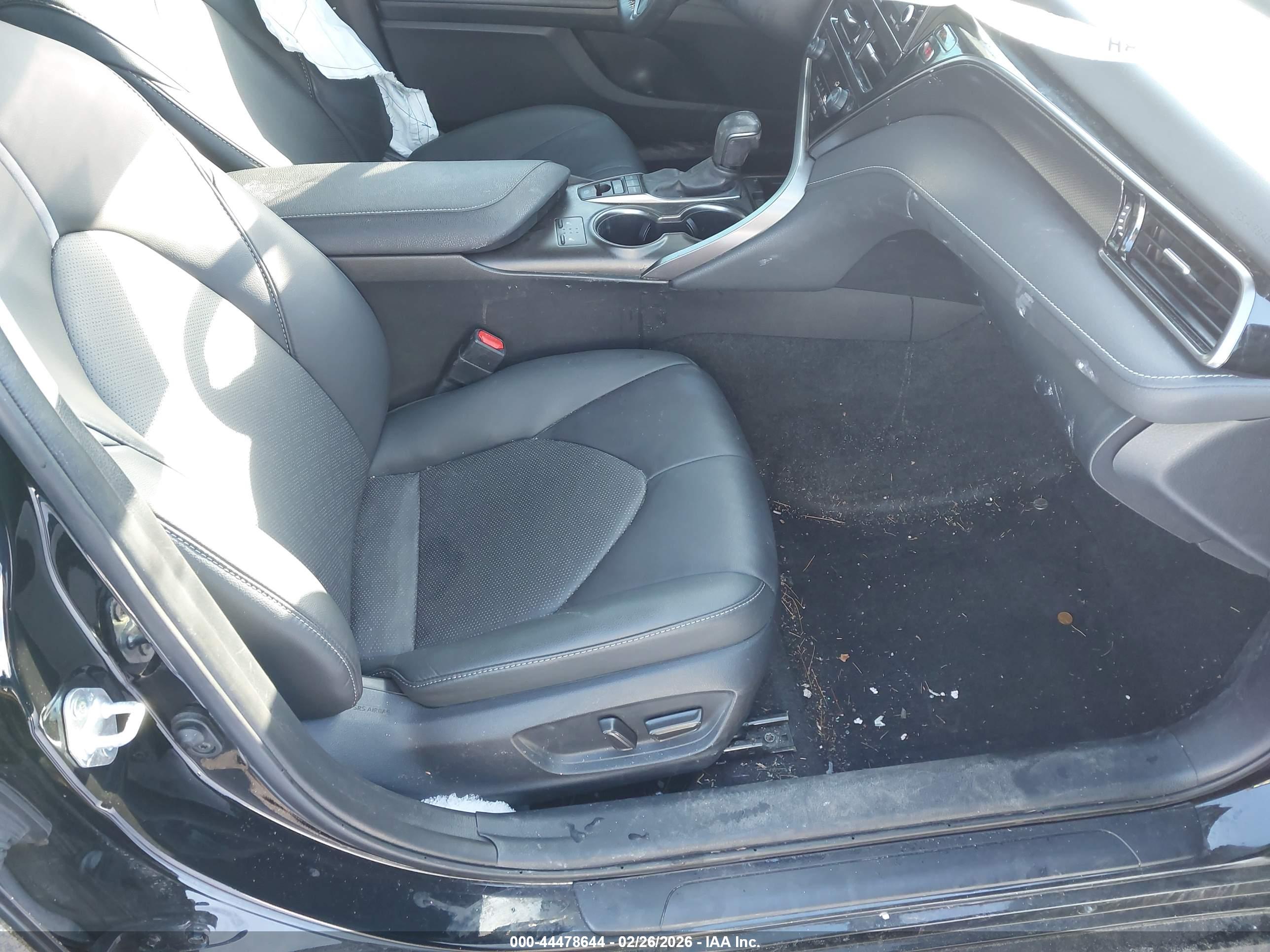 TOYOTA CAMRY image 5