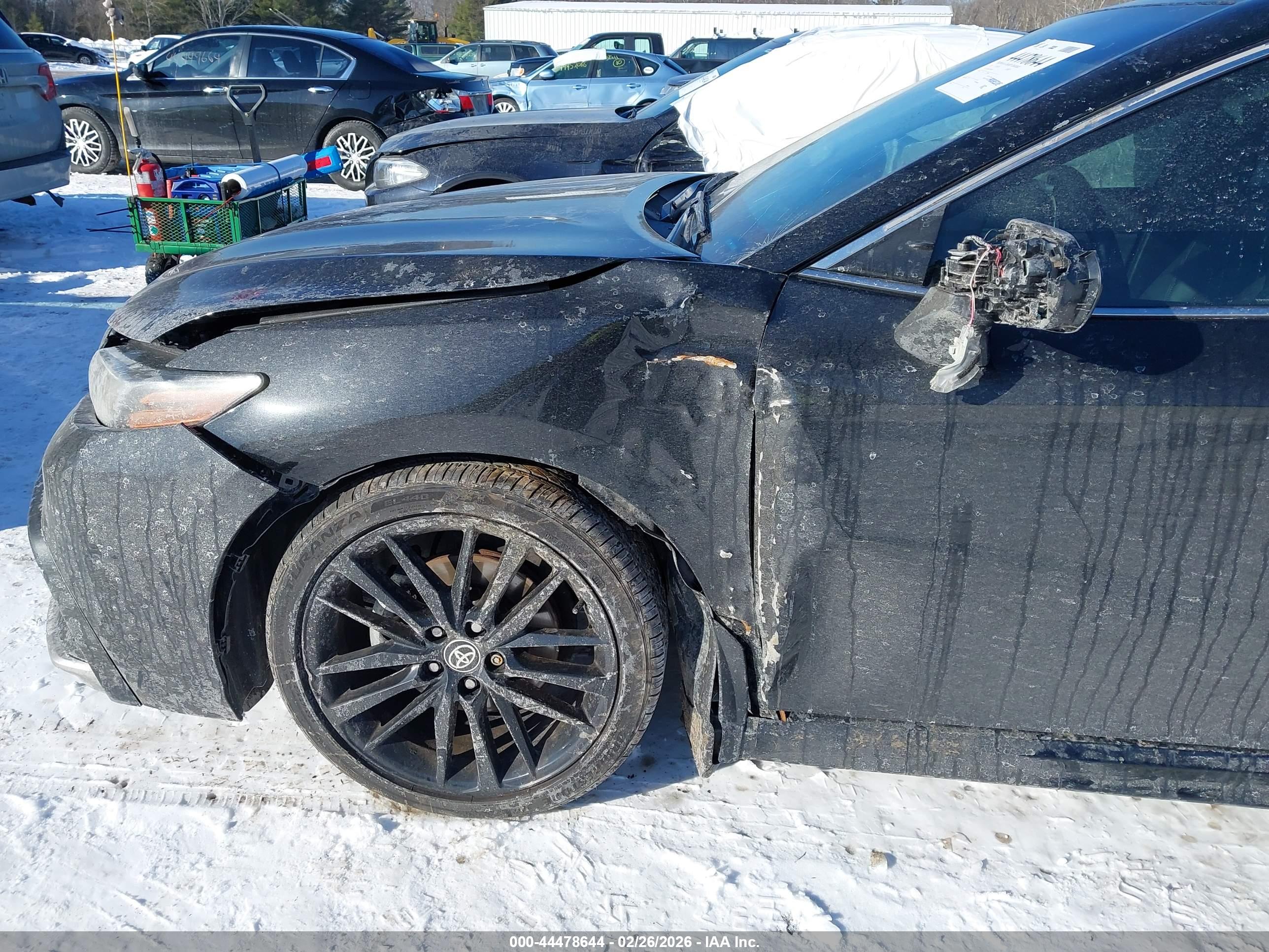 TOYOTA CAMRY image 6