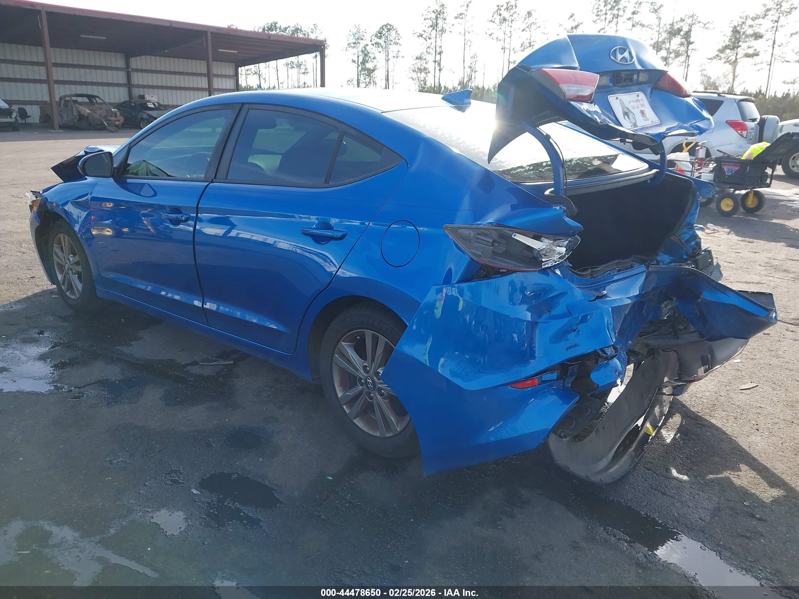 HYUNDAI ELANTRA image 3