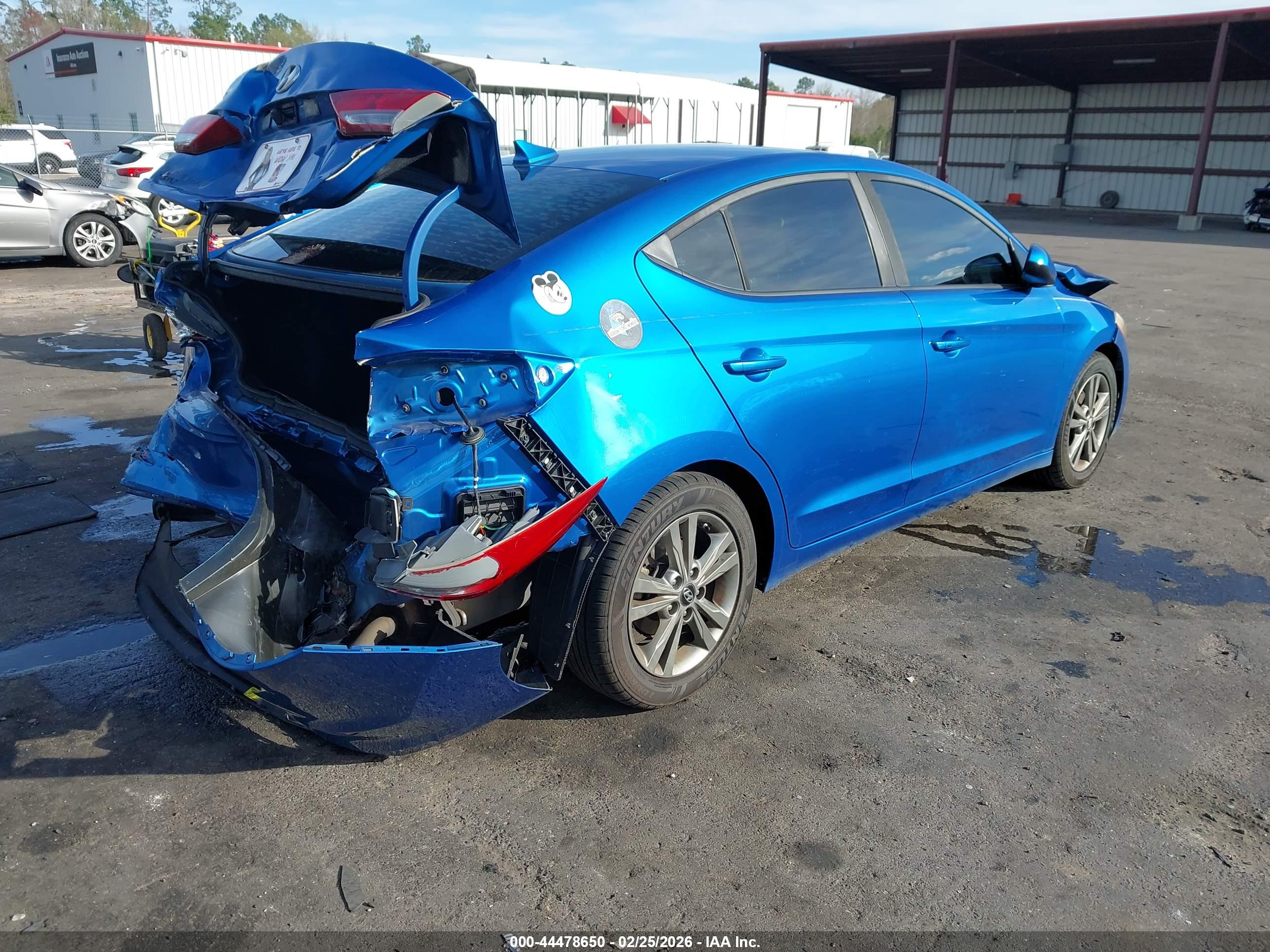 HYUNDAI ELANTRA image 4