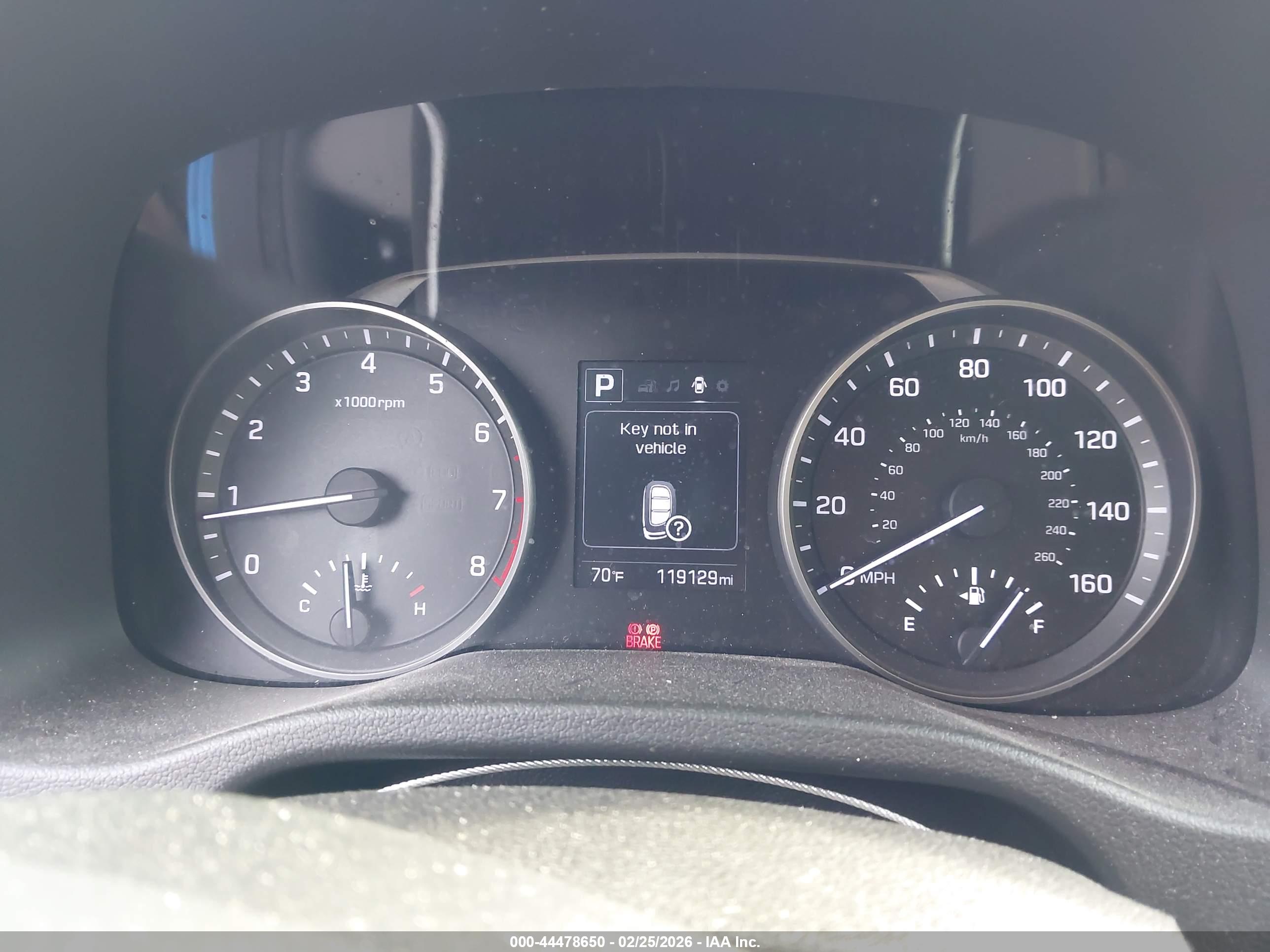 HYUNDAI ELANTRA image 7